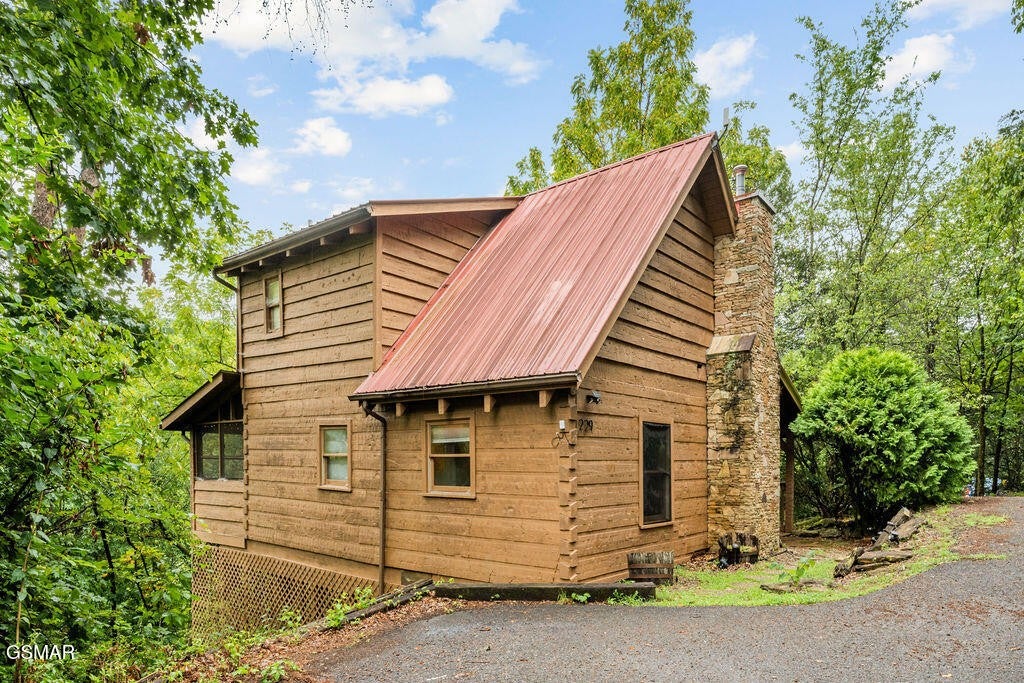 229 Cherokee Path Way