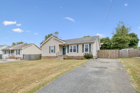 943 Princeton Dr Clarksville TN 37042