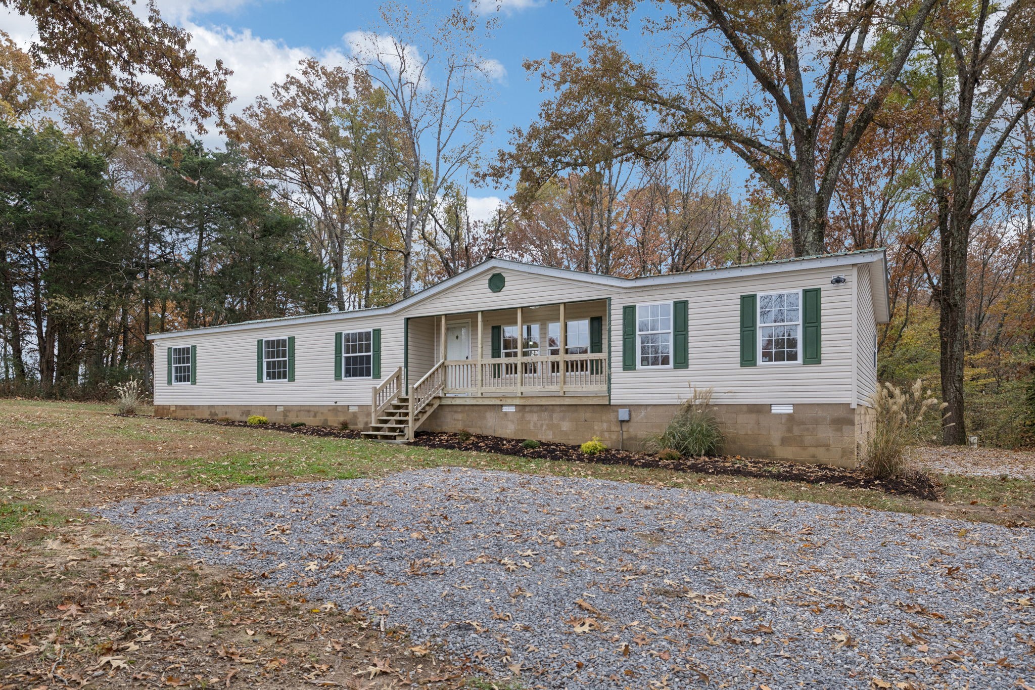 1935 Sixteenth Model Rd