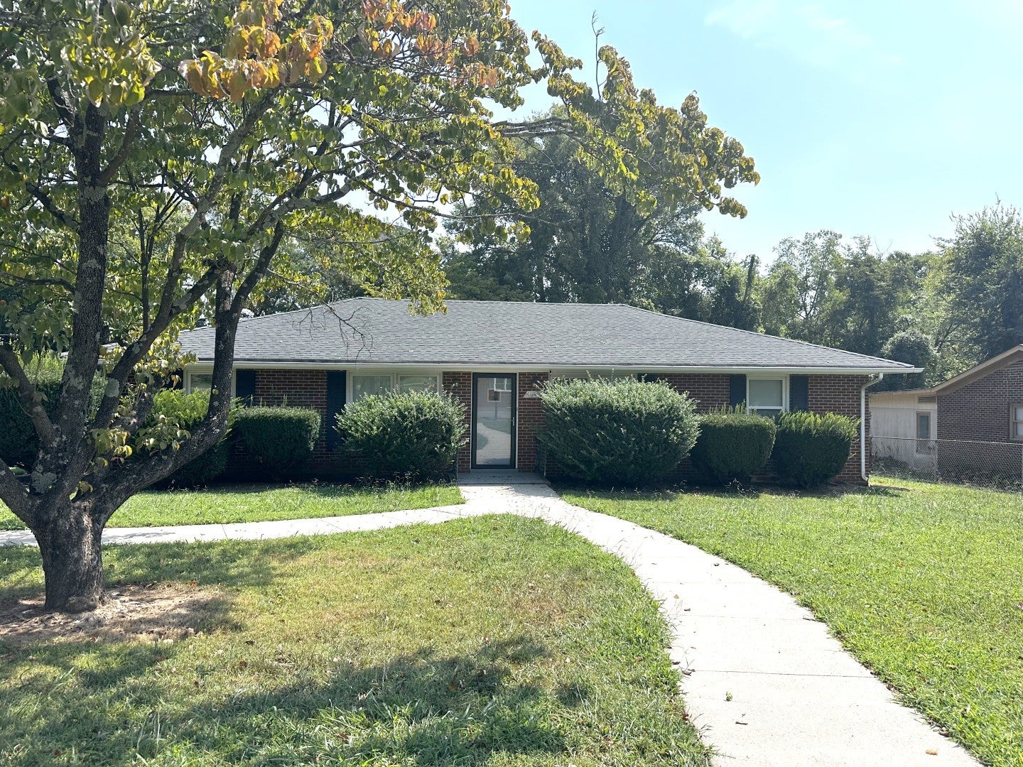 1132 White Blvd