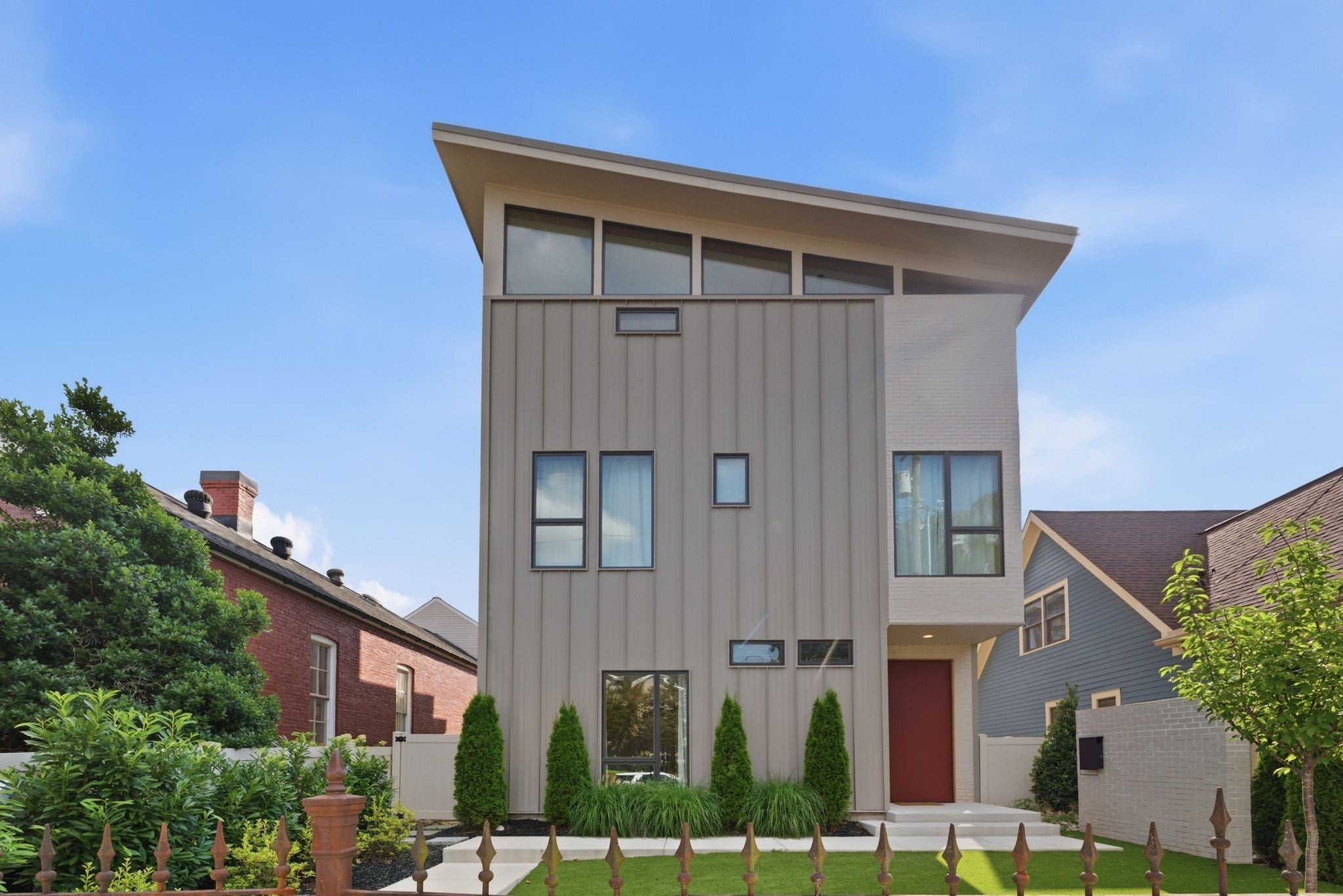1603 5th Ave N