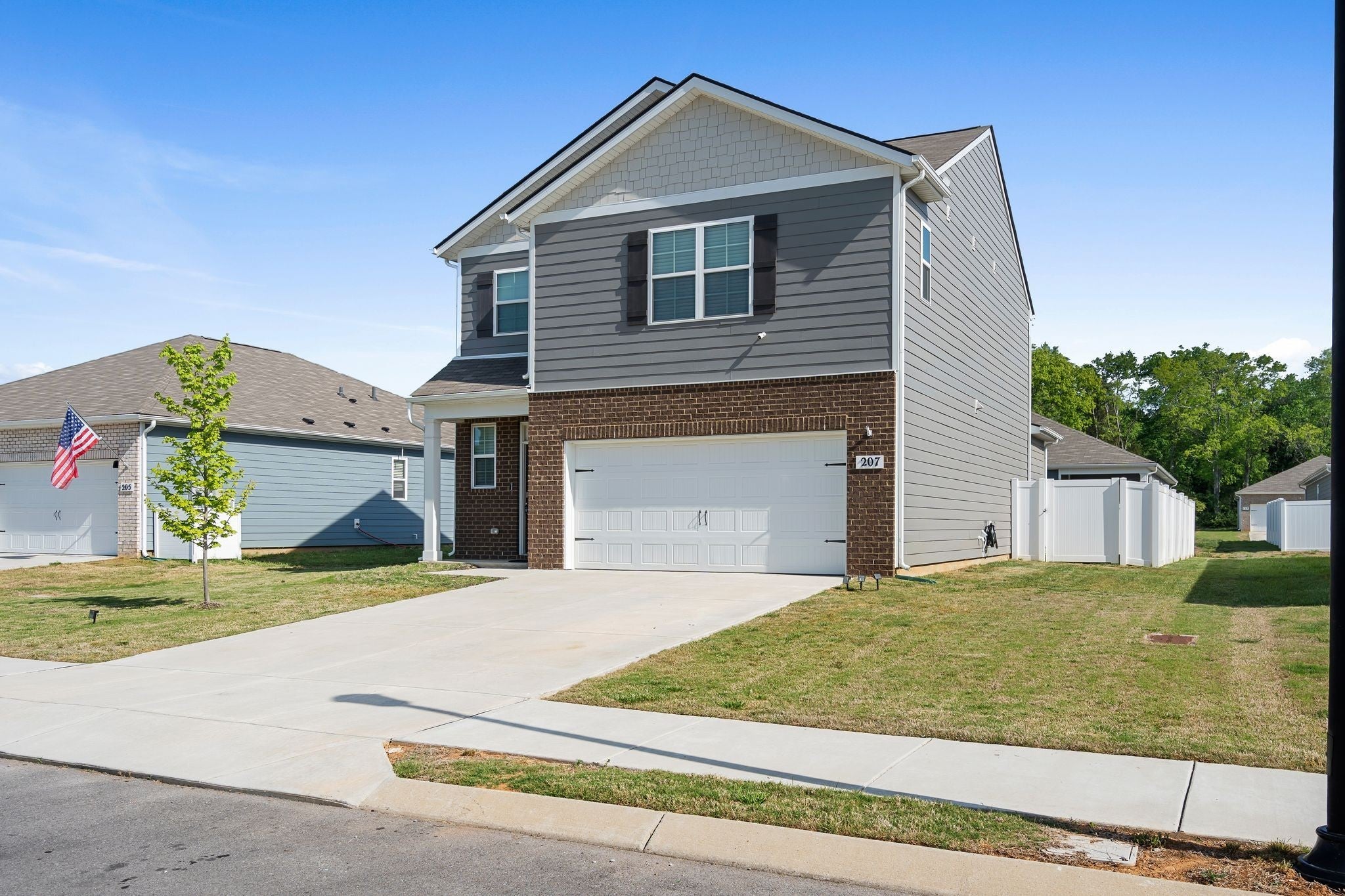 207 River Forest Dr