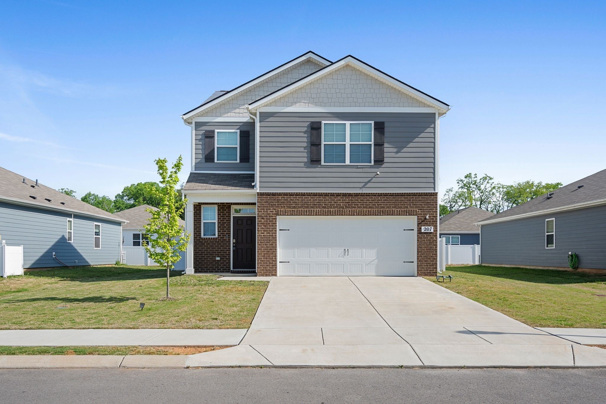 207 River Forest Dr