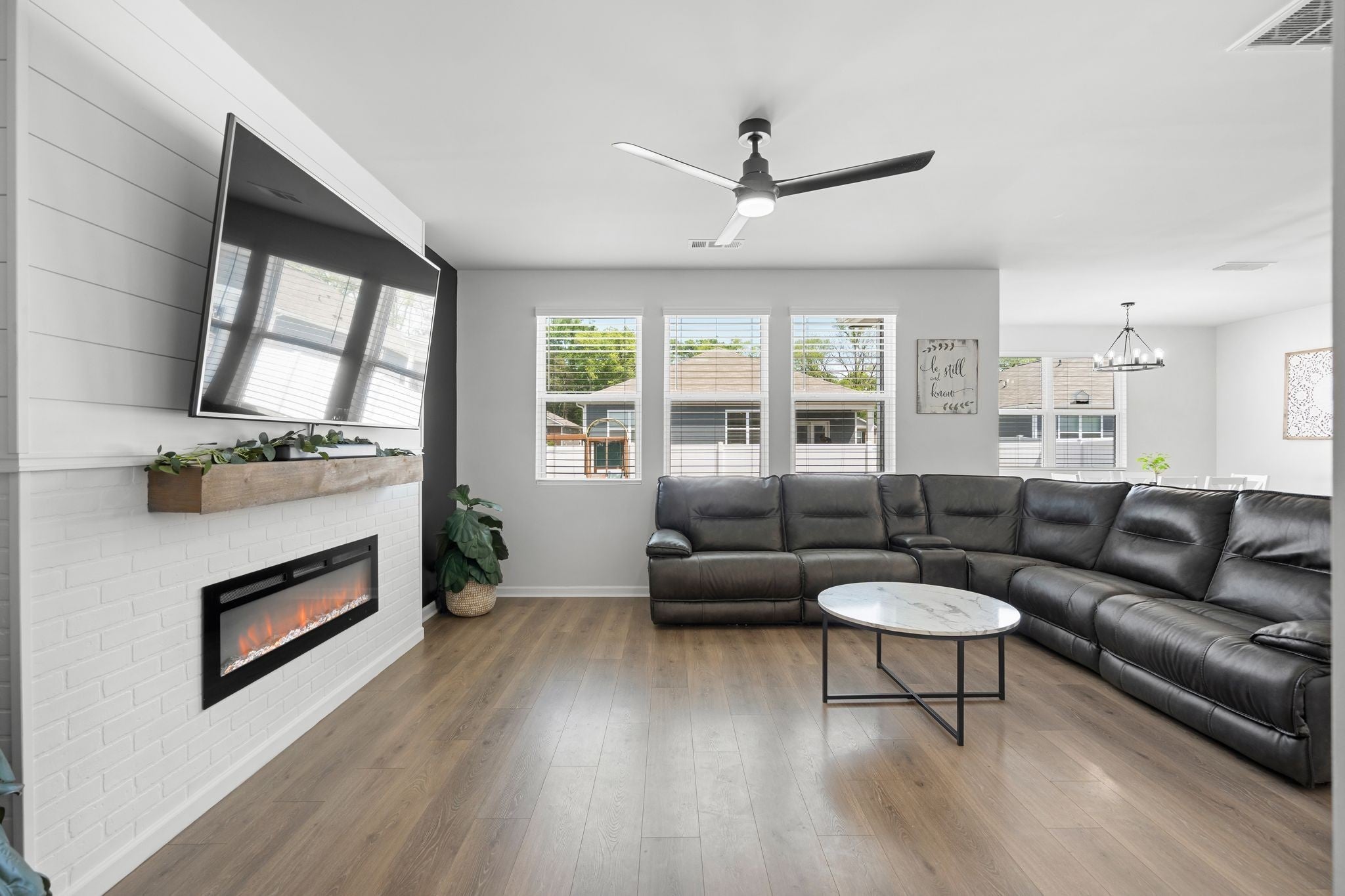 207 River Forest Dr