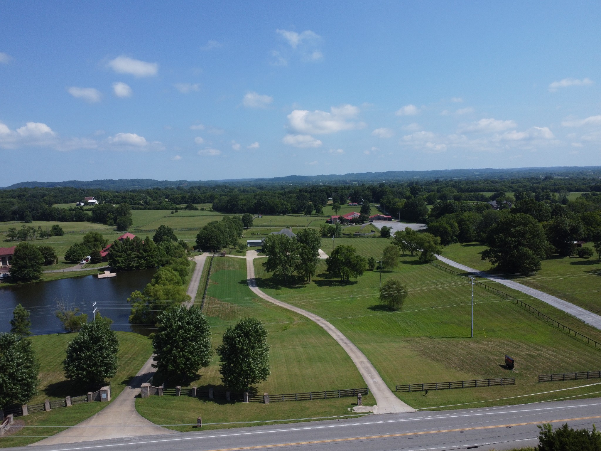 1616 Long Hollow Pike