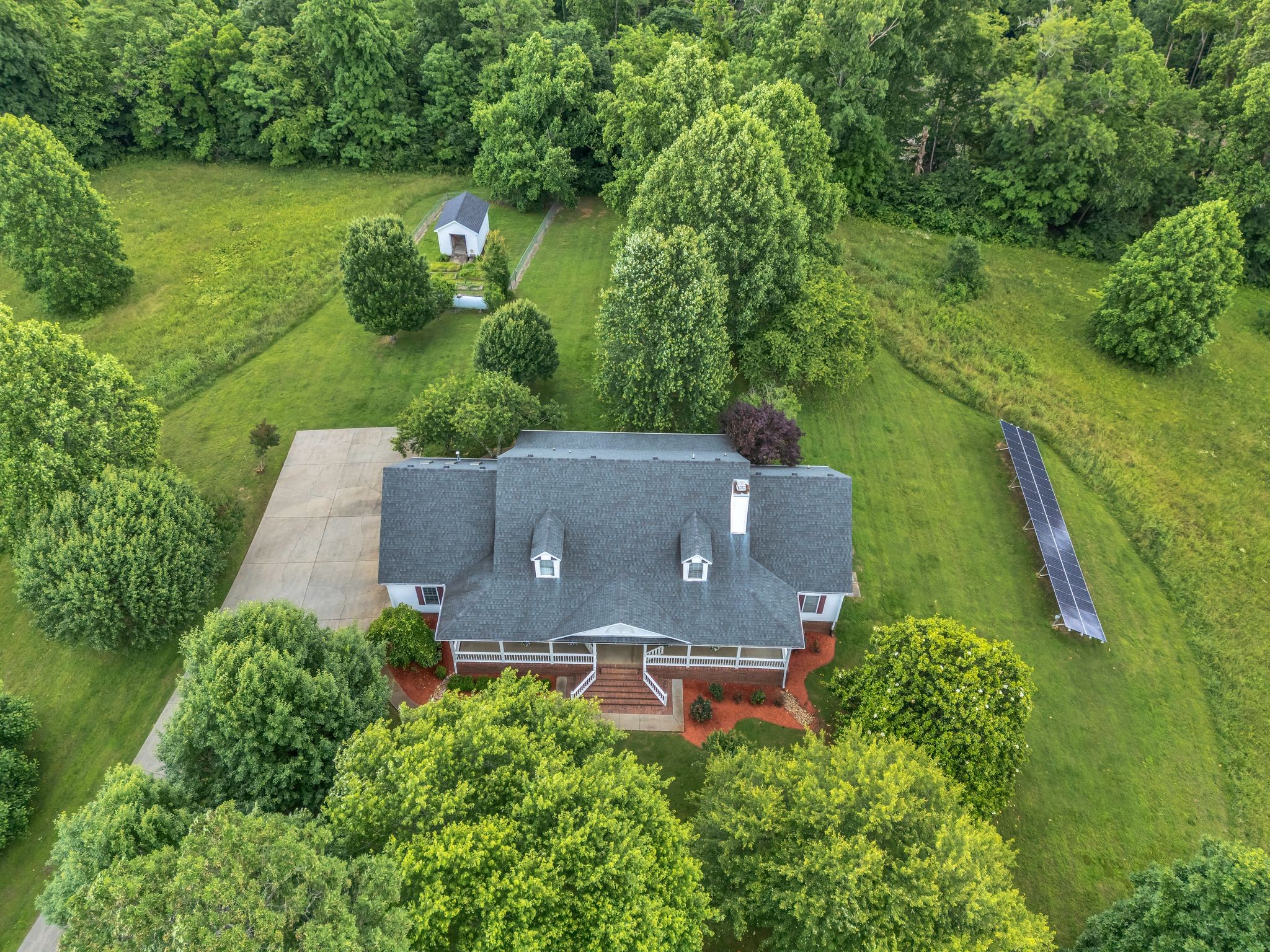 904 Weeping Willow Rd