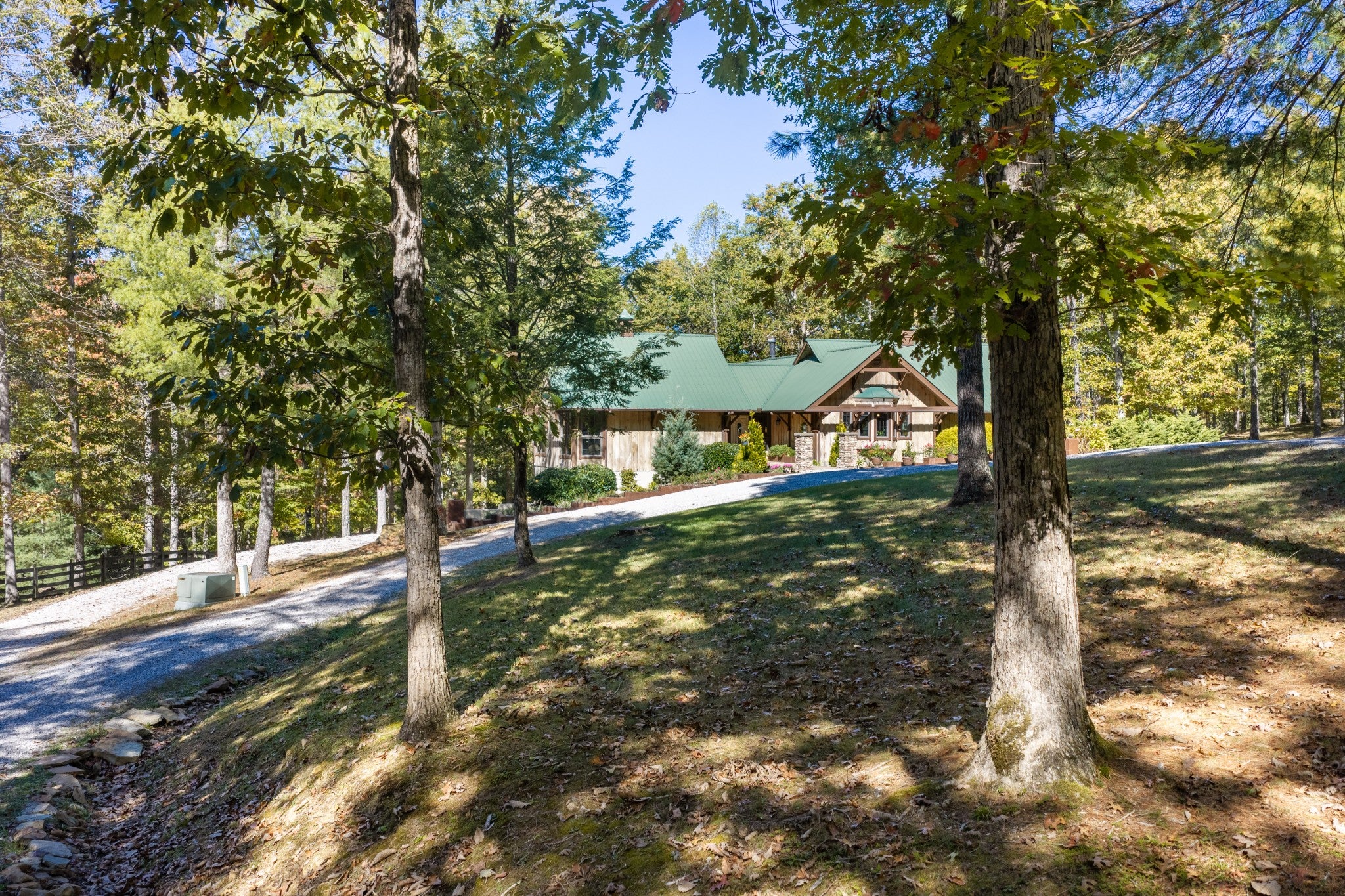 1151 Rockhouse Pass