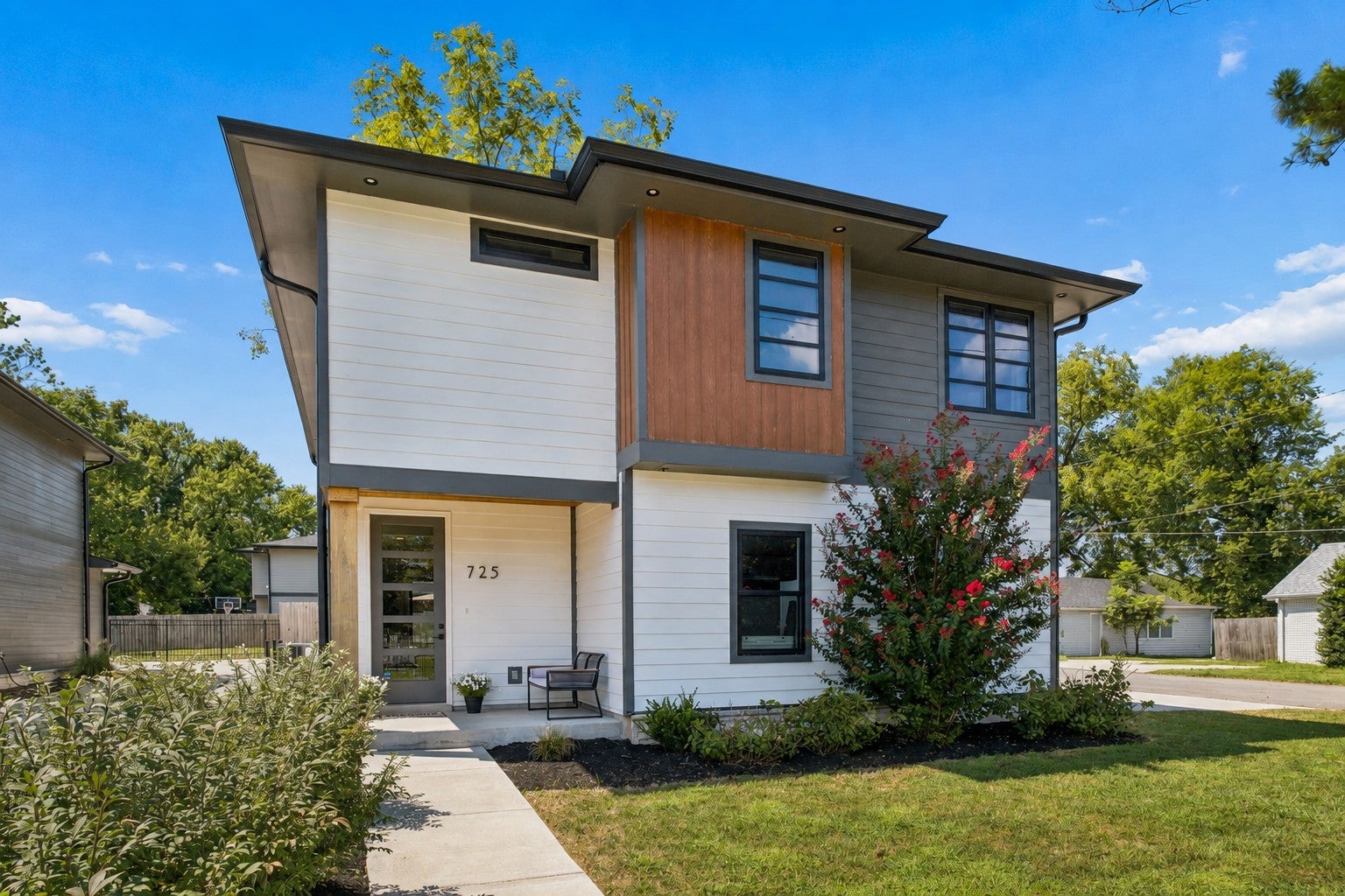725 N Highland Ave