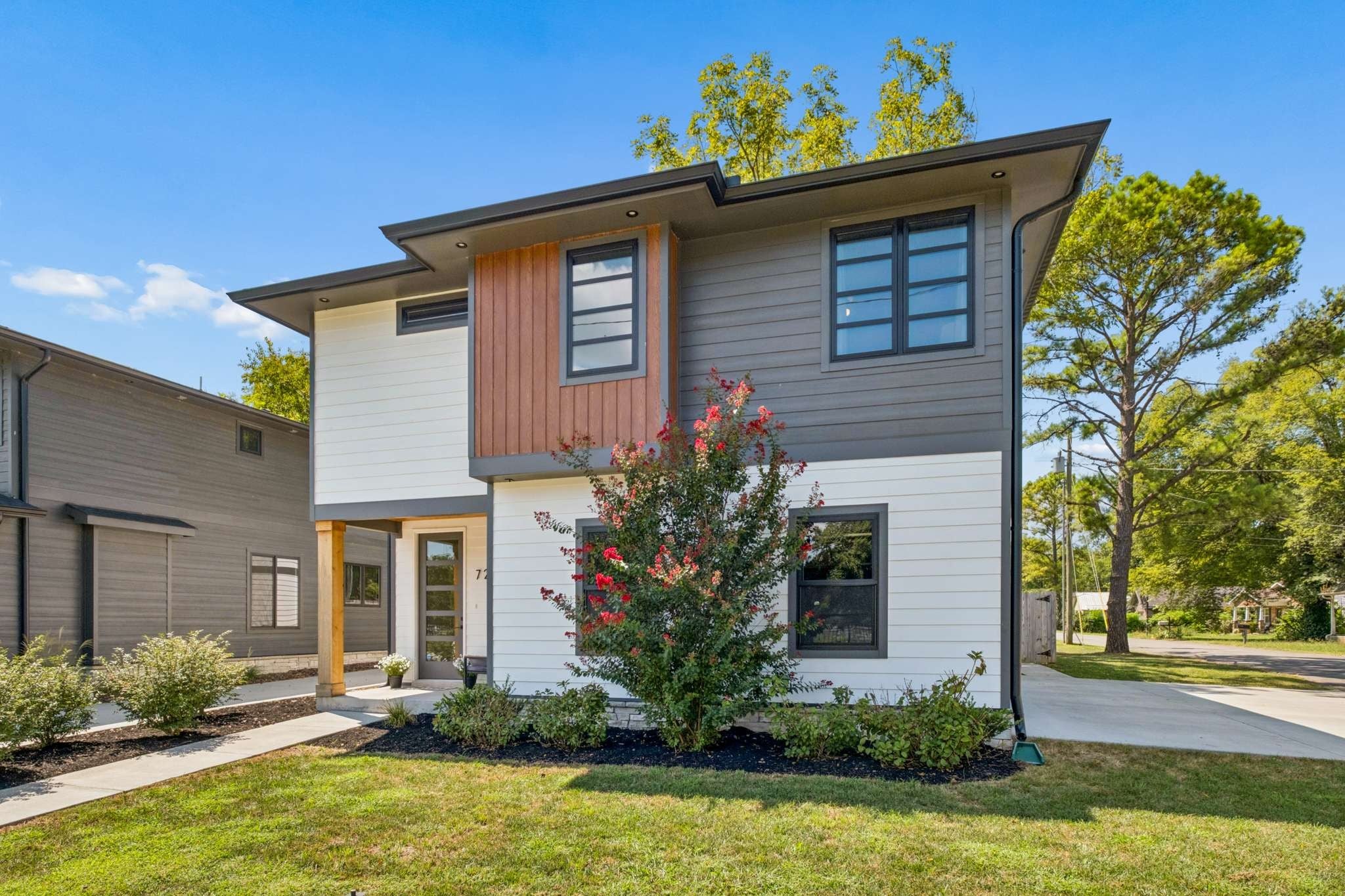 725 N Highland Ave