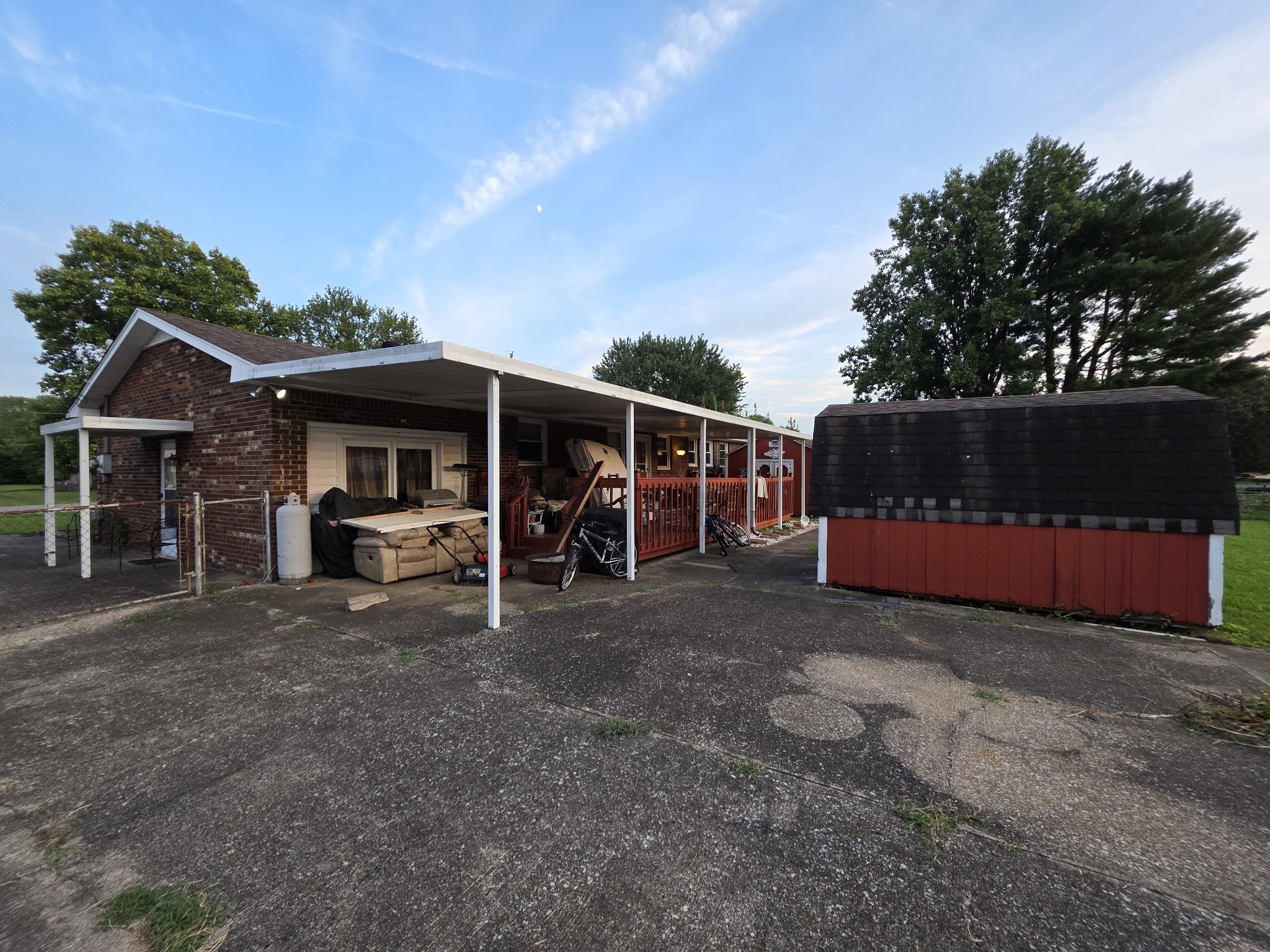 2240 Robin Dr