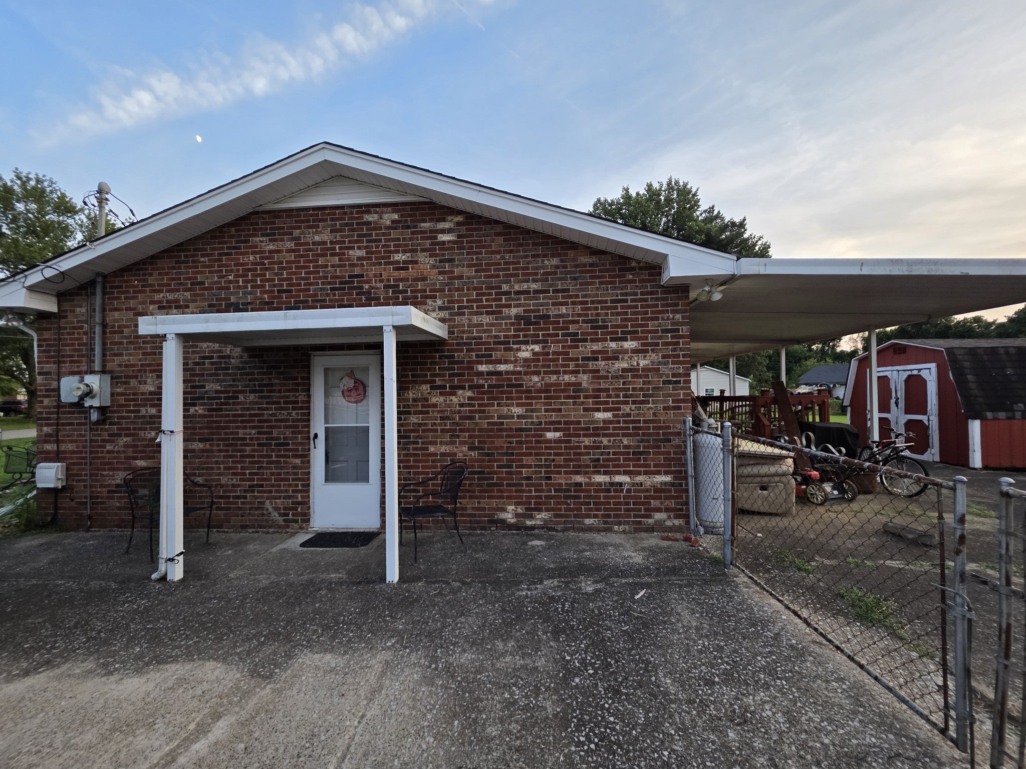 2240 Robin Dr