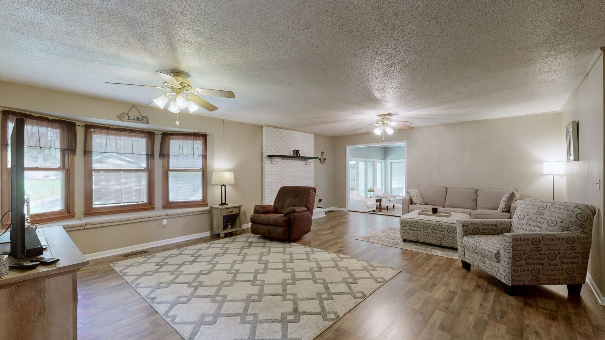327 Russwood Dr
