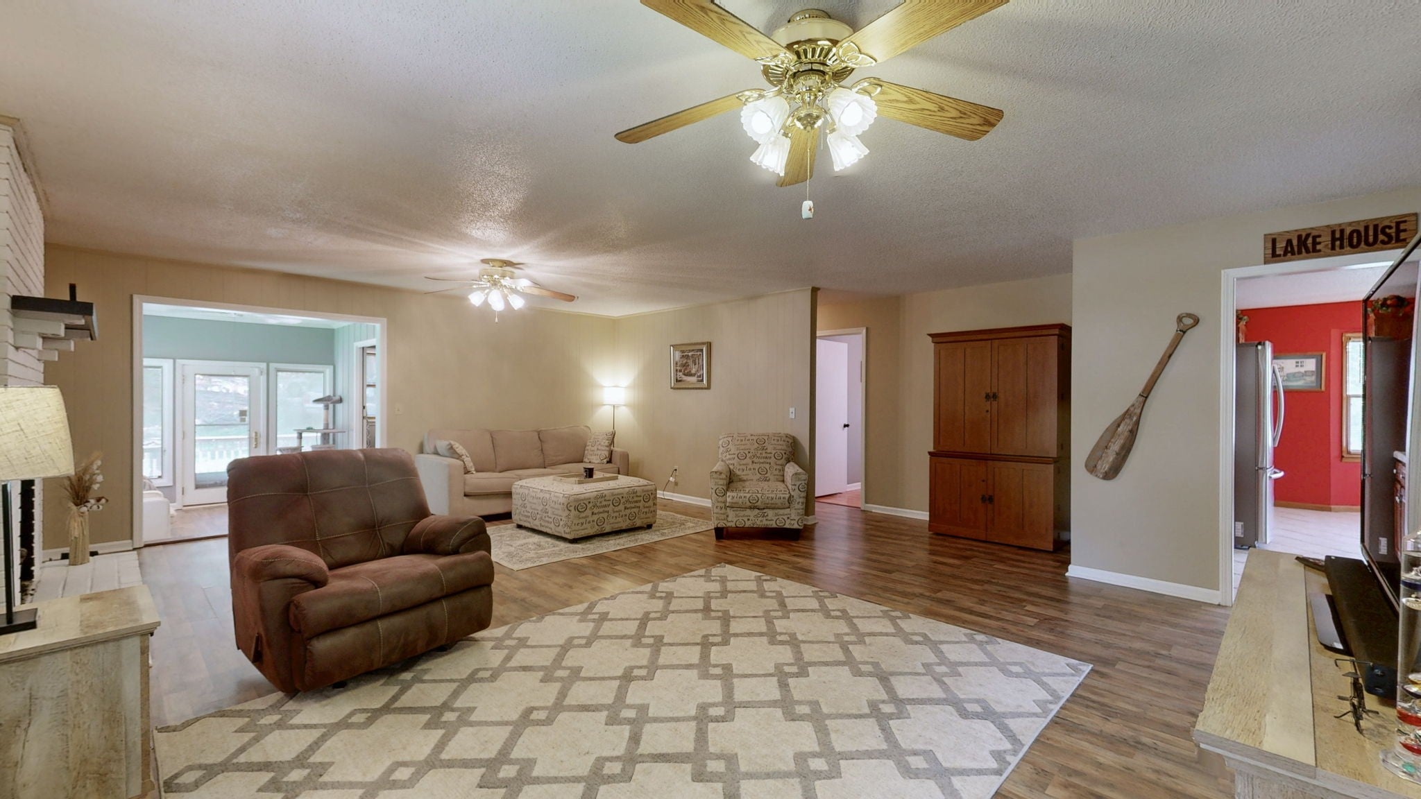 327 Russwood Dr