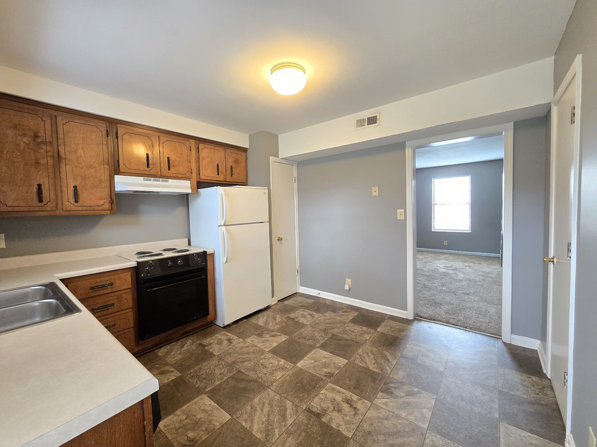 355 Peabody Drive 3