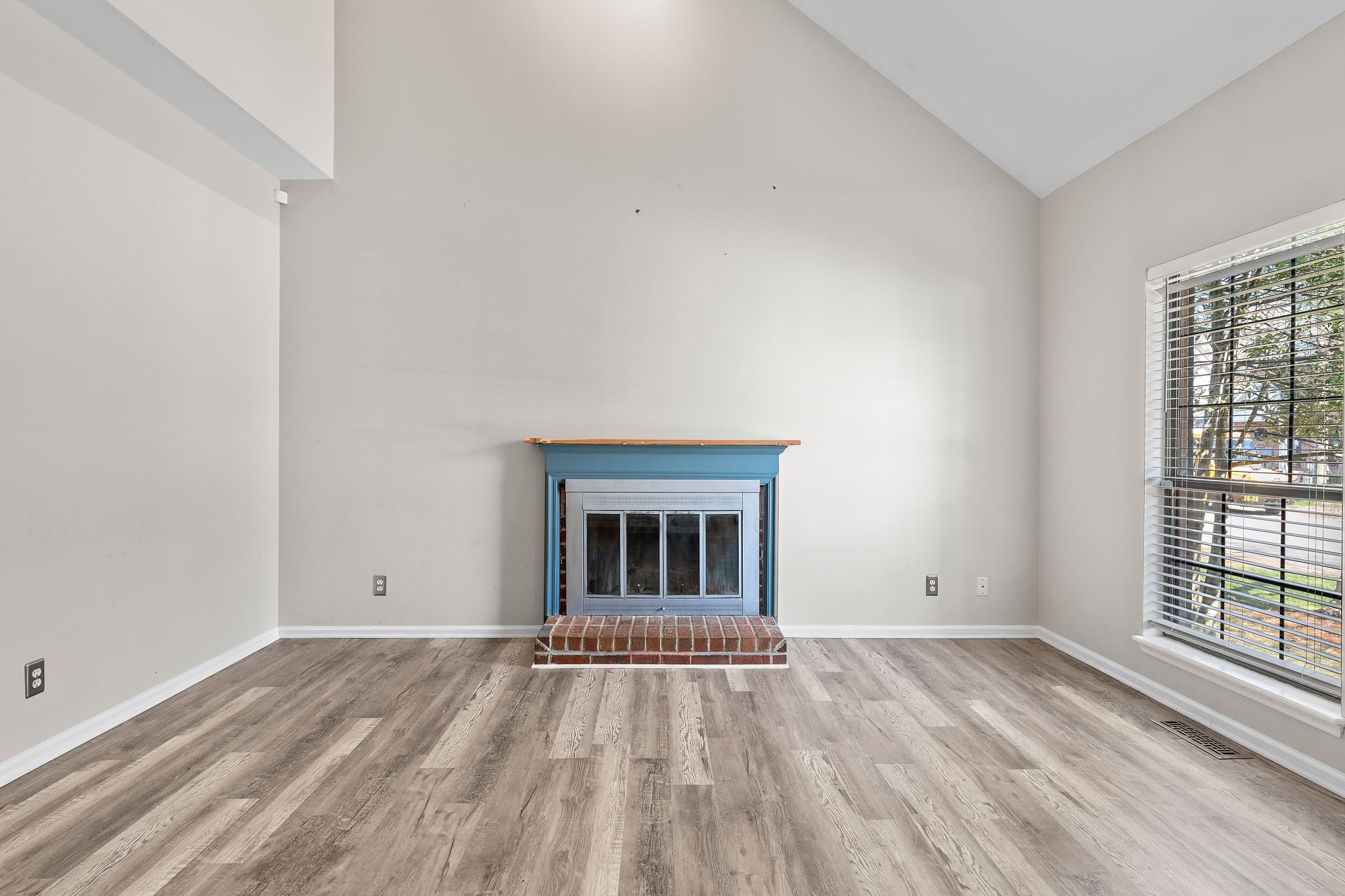 900 Dove Ridge Cir