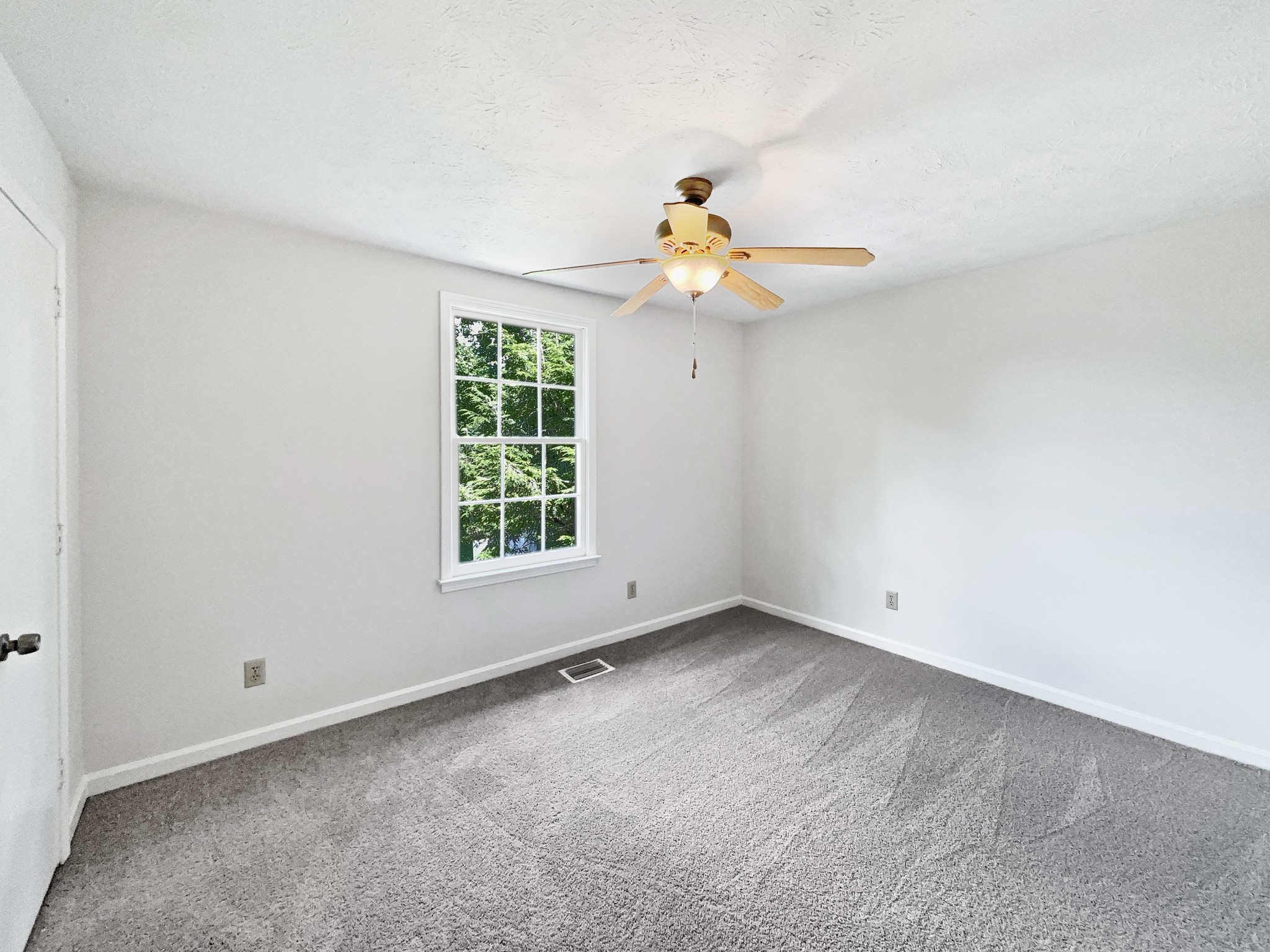 109 Lakebrink Dr