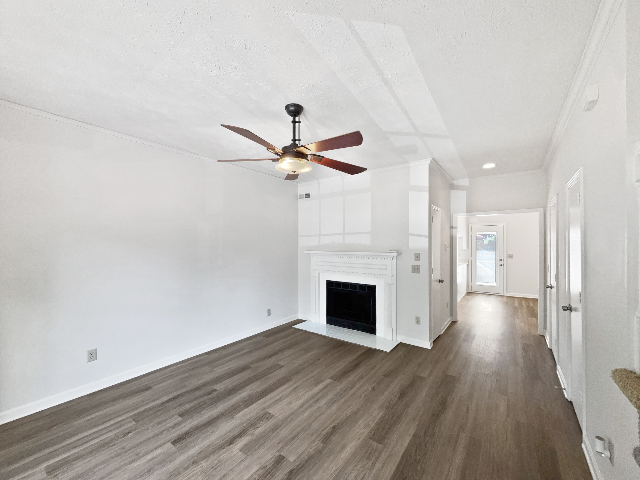 109 Lakebrink Dr