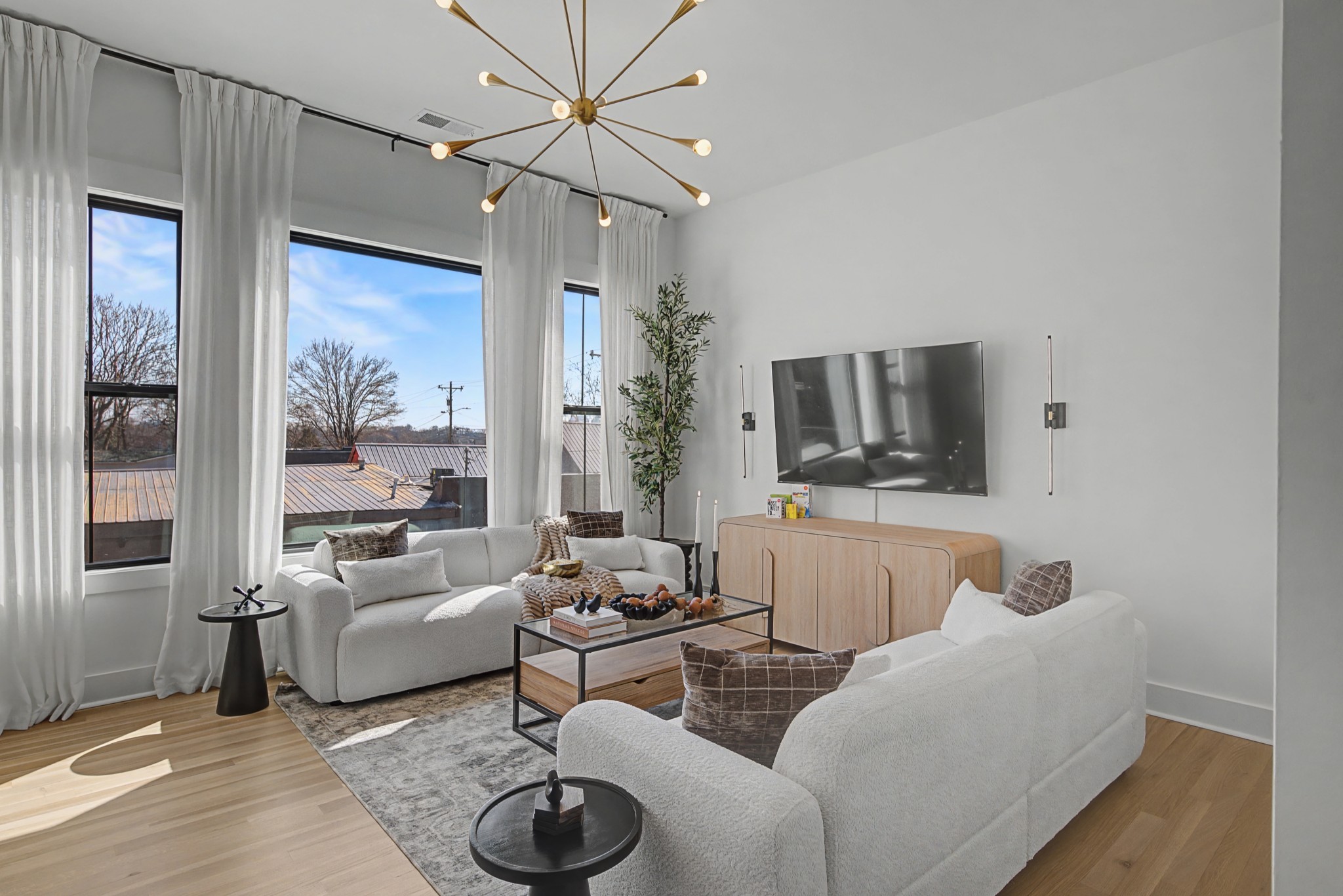 2206 Clarksville Pike