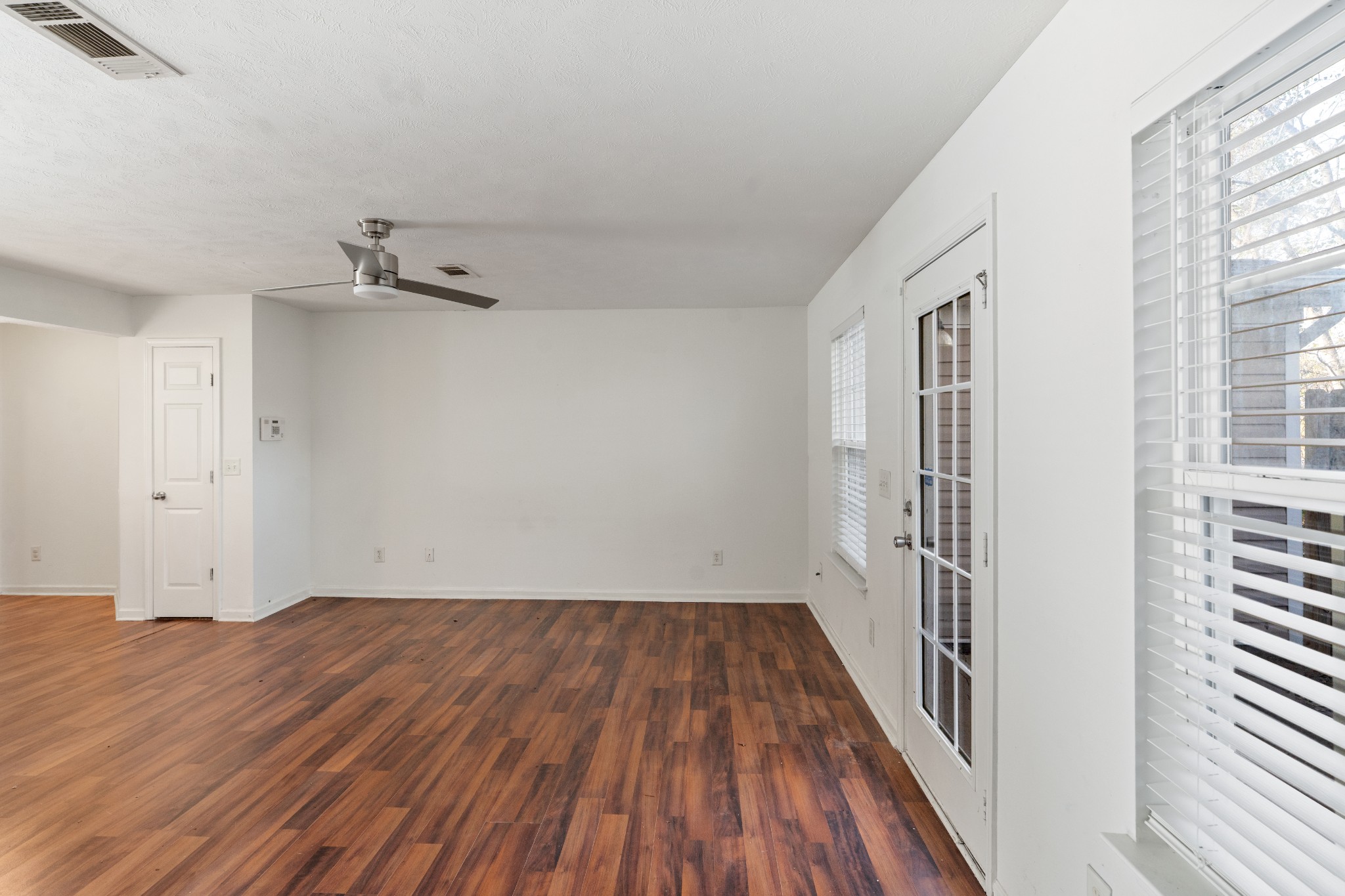 4016 George Buchanan Dr