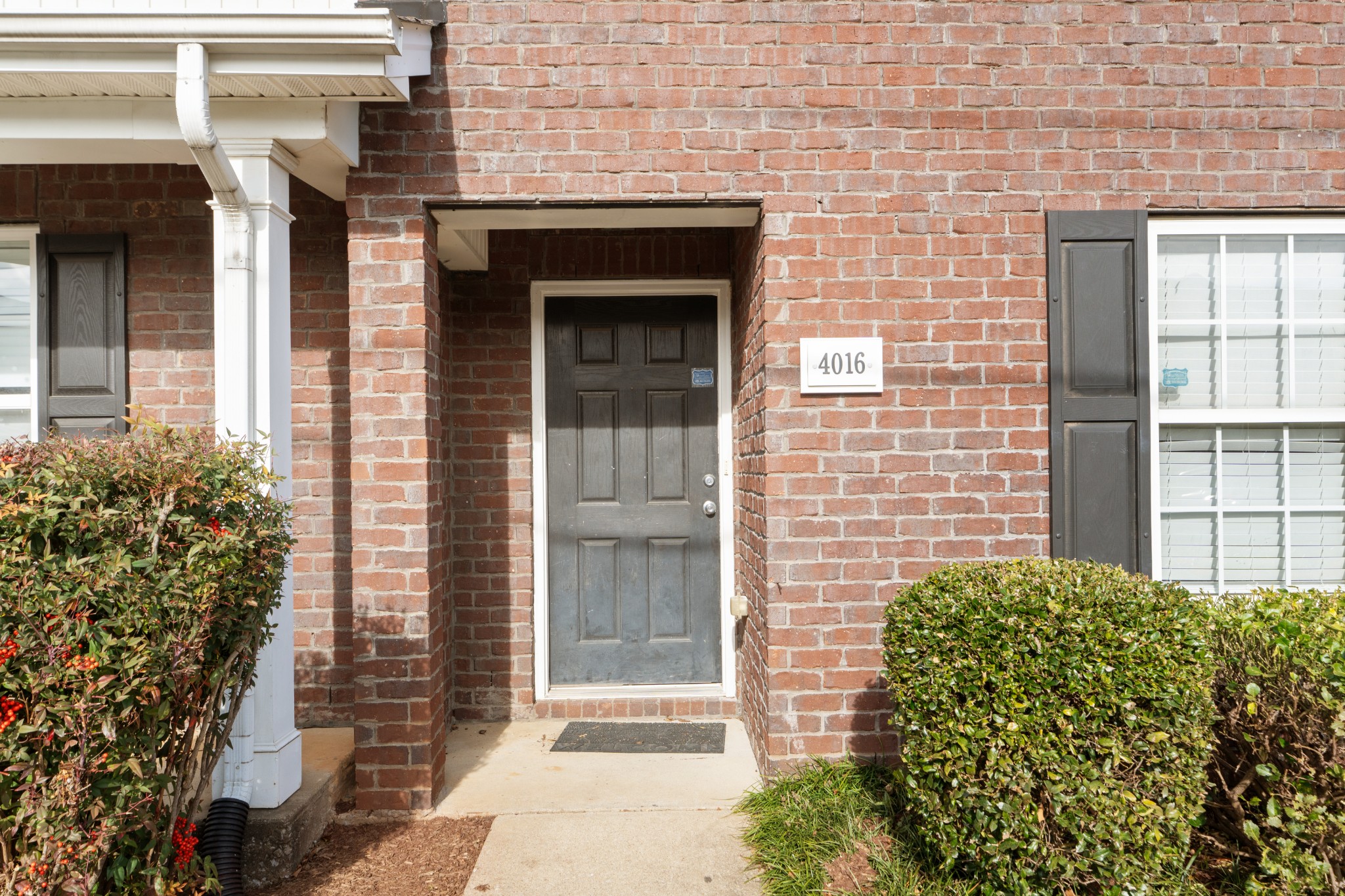 4016 George Buchanan Dr