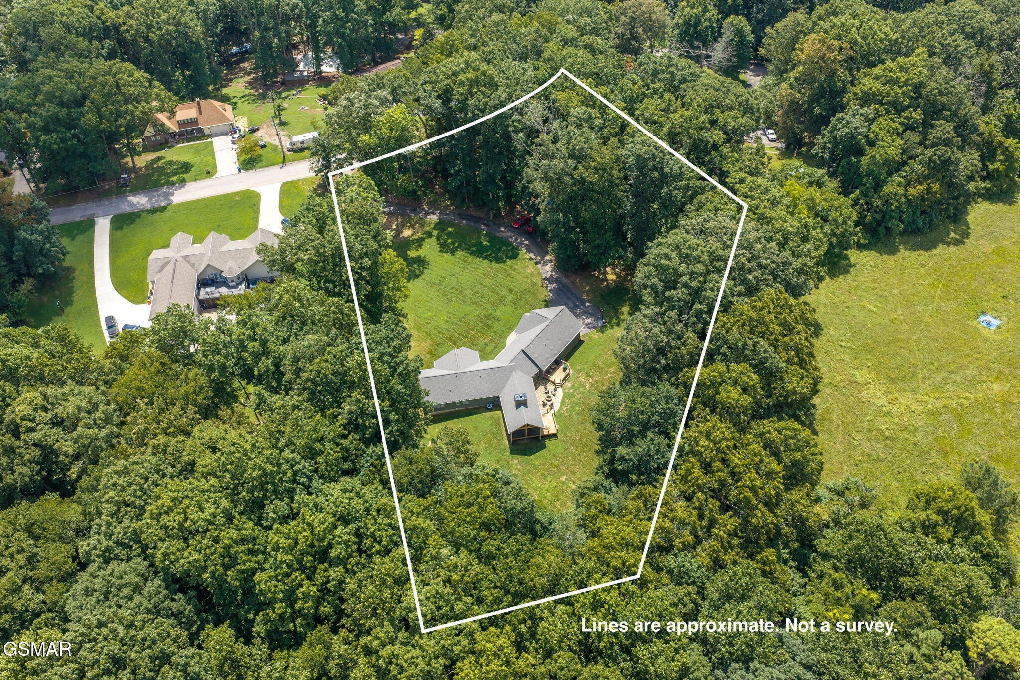2082 Ridgewood Drive