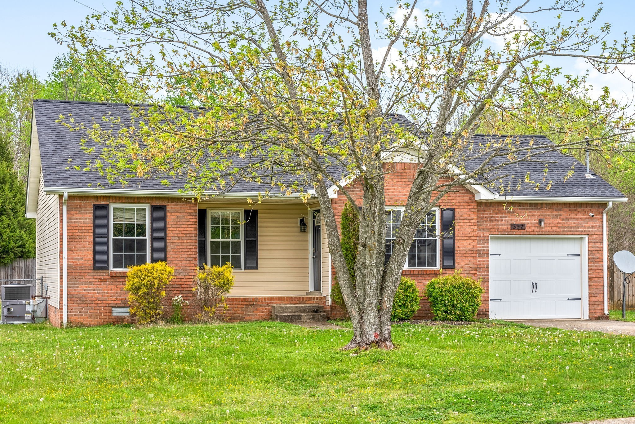 352 Broadmore Dr