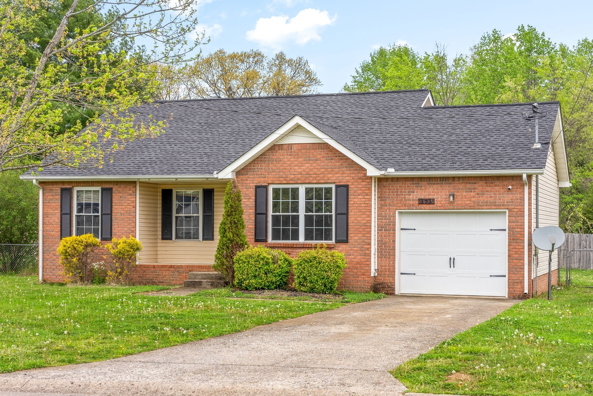 352 Broadmore Dr