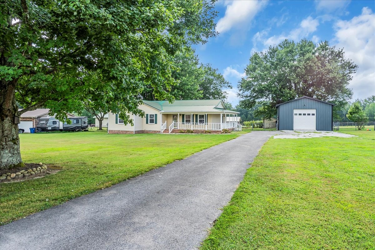 179 Eaton Hts