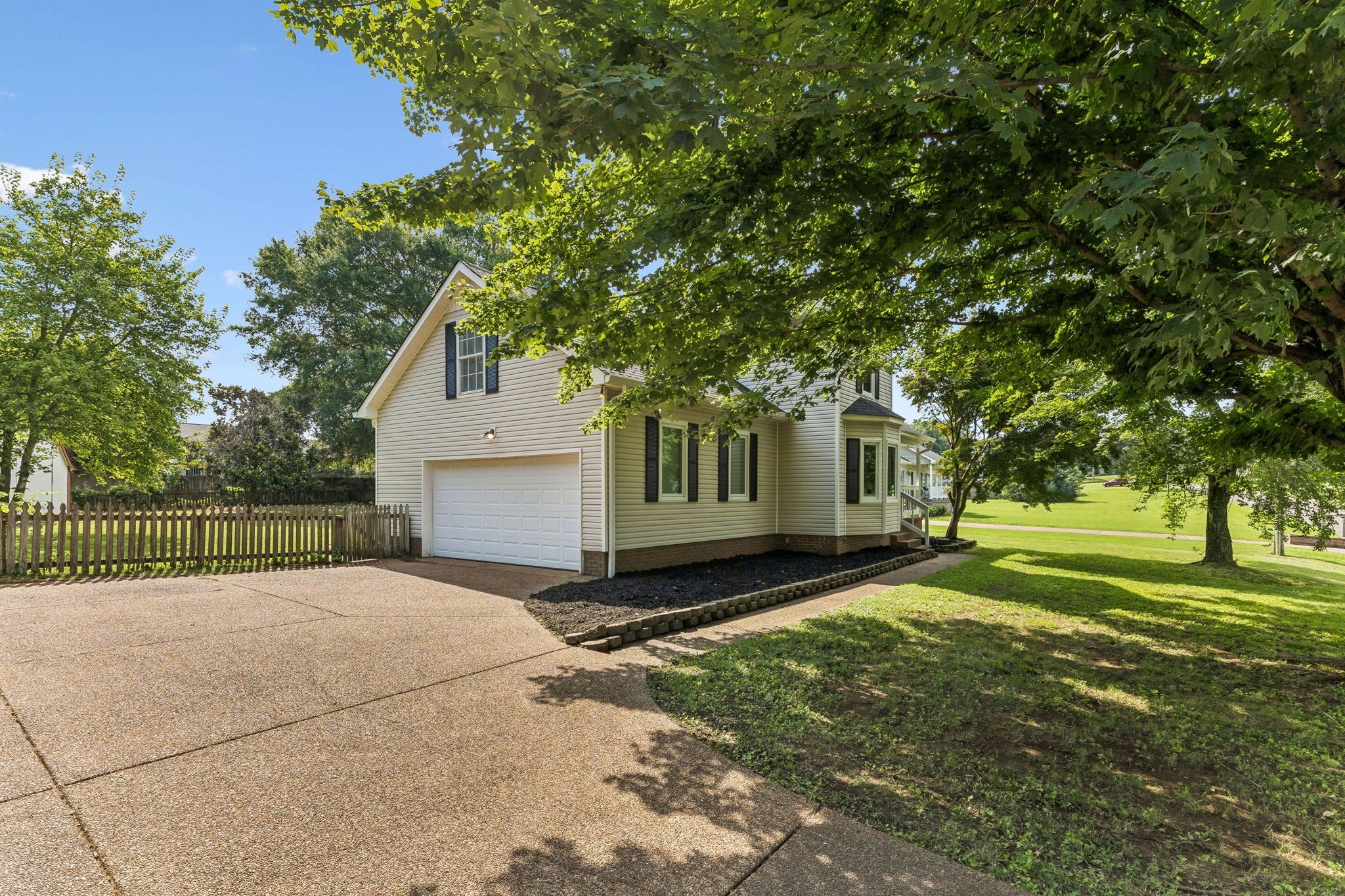 705 Murray Dr