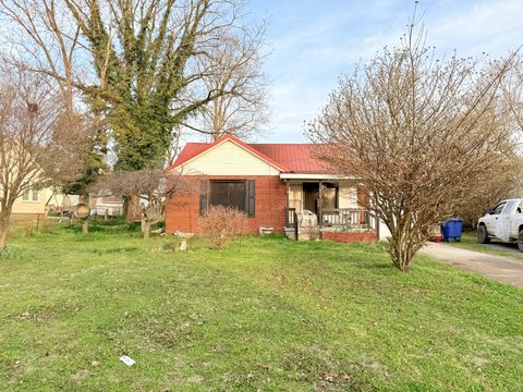 913 Shelbyview Dr Shelbyville TN 37160