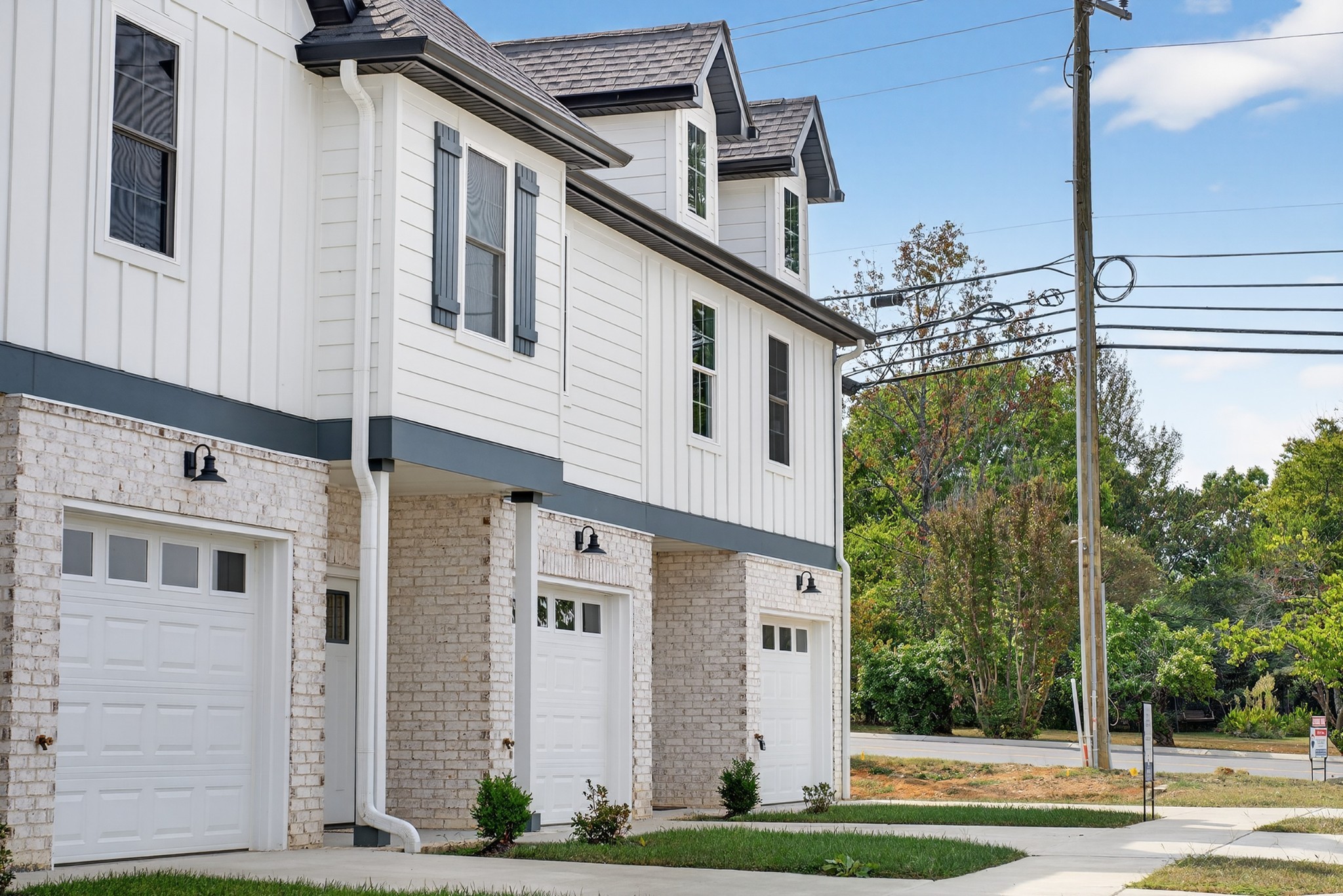 101 Maple View Dr