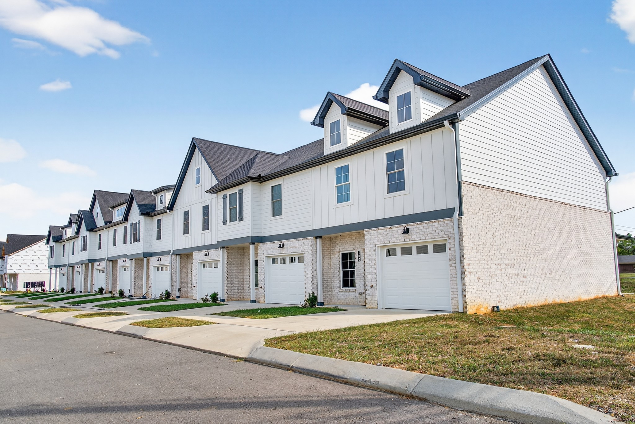 101 Maple View Dr