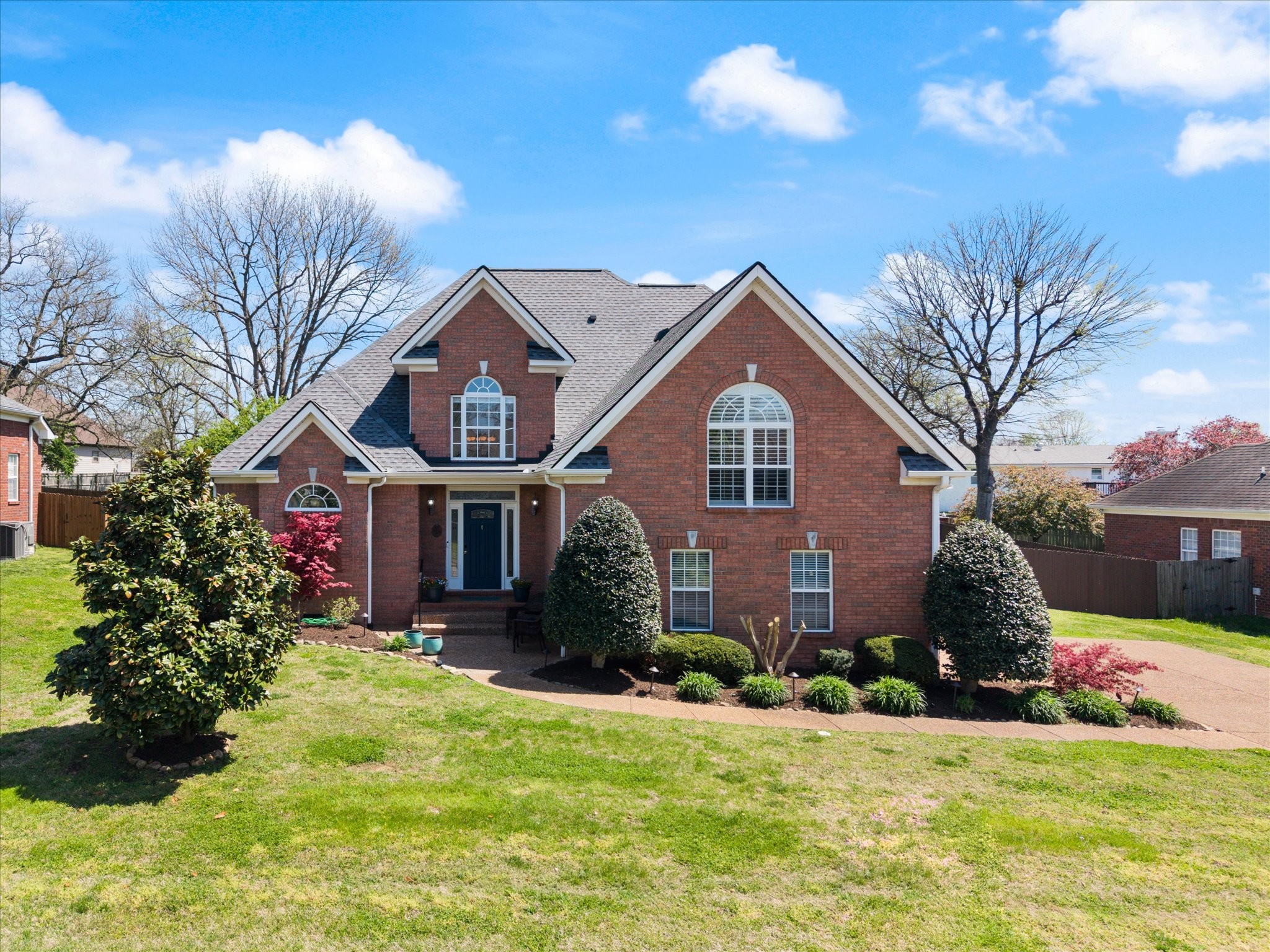 2108 Golden Oak Ln