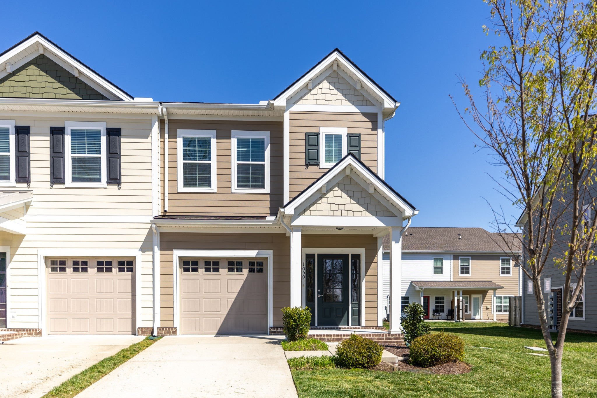 3-bed condo at 1050 Sweetleaf Dr, Franklin, sold May 14, 2026