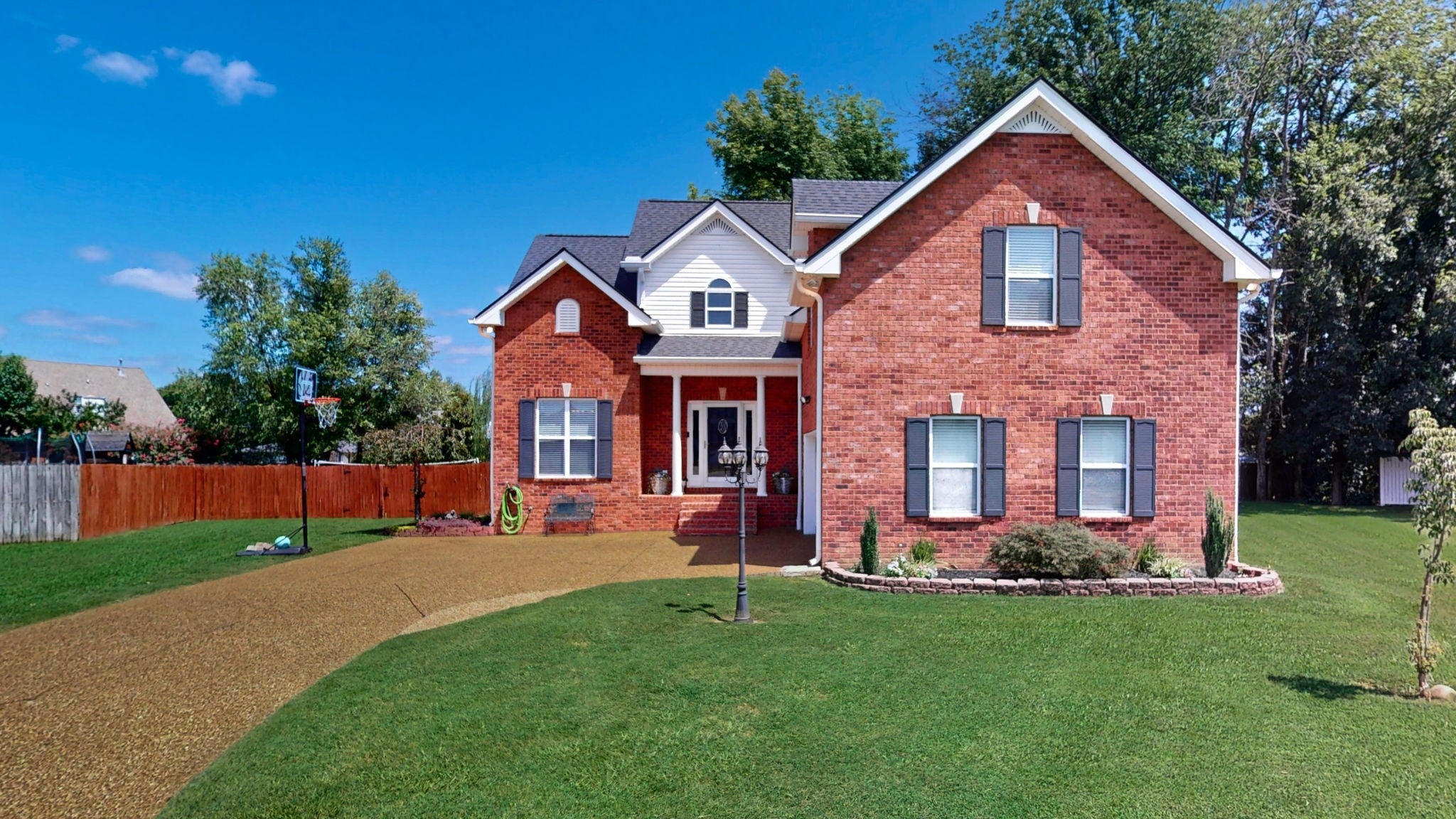 1611 Woodhaven Ct