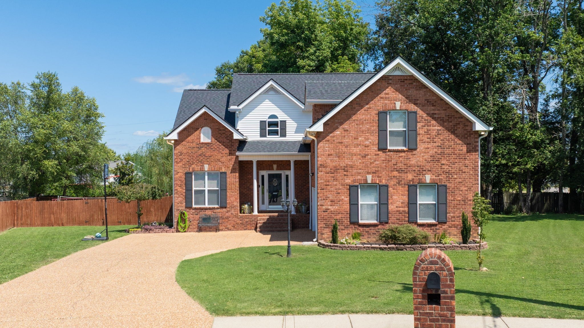 1611 Woodhaven Ct