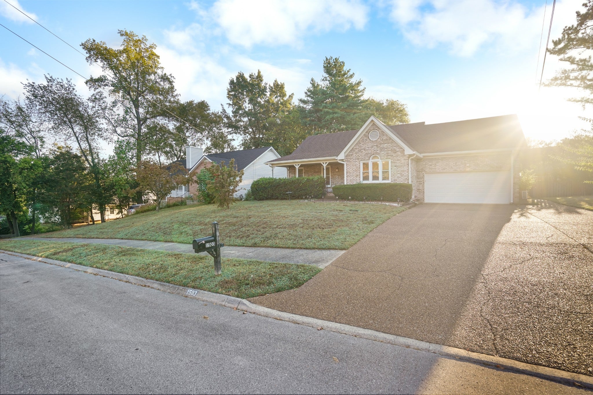 1503 Birchwood Cir