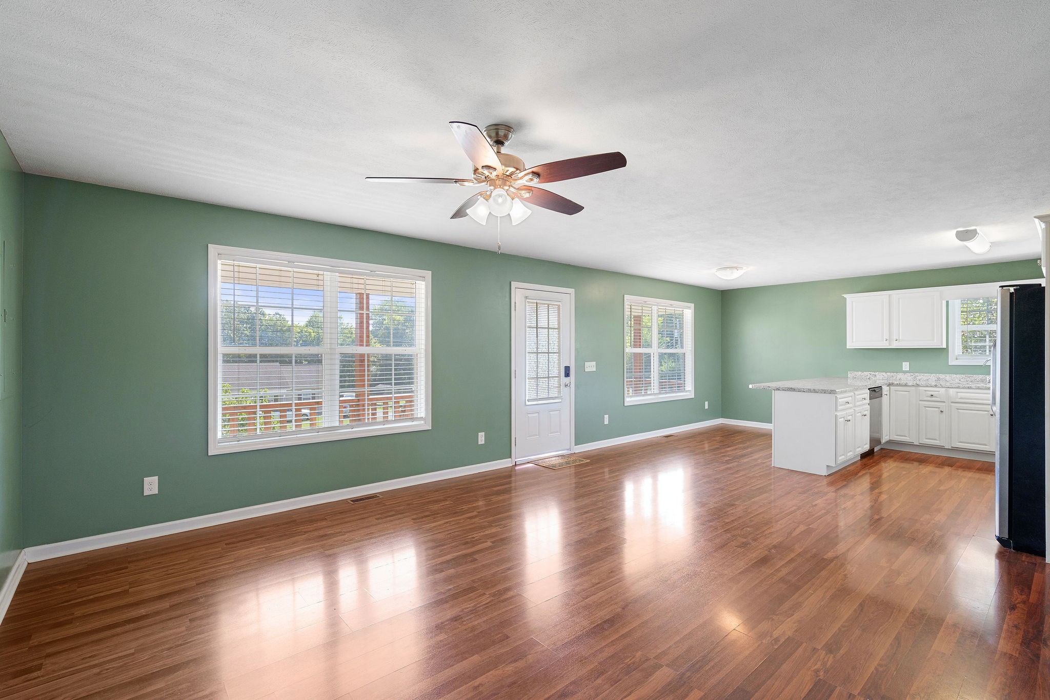 1529 Joanne Cir