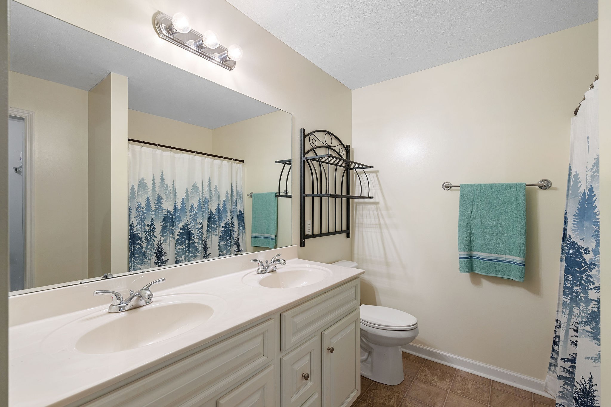 1529 Joanne Cir