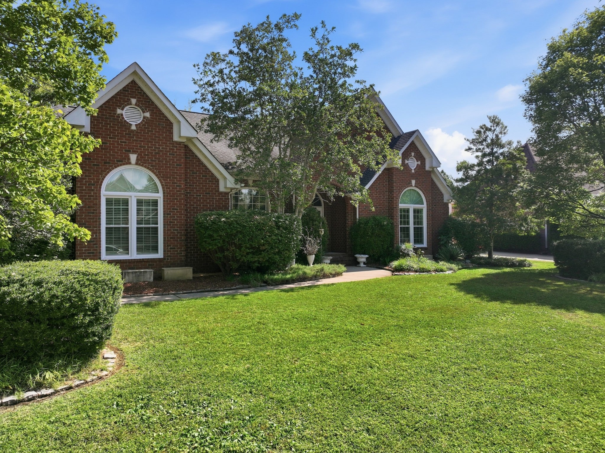 2914 Saint Johns Dr