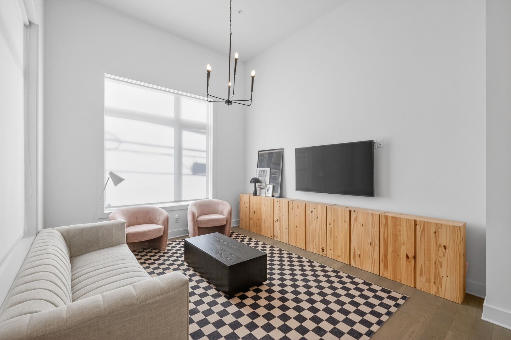 1041 E Trinity Ln 116