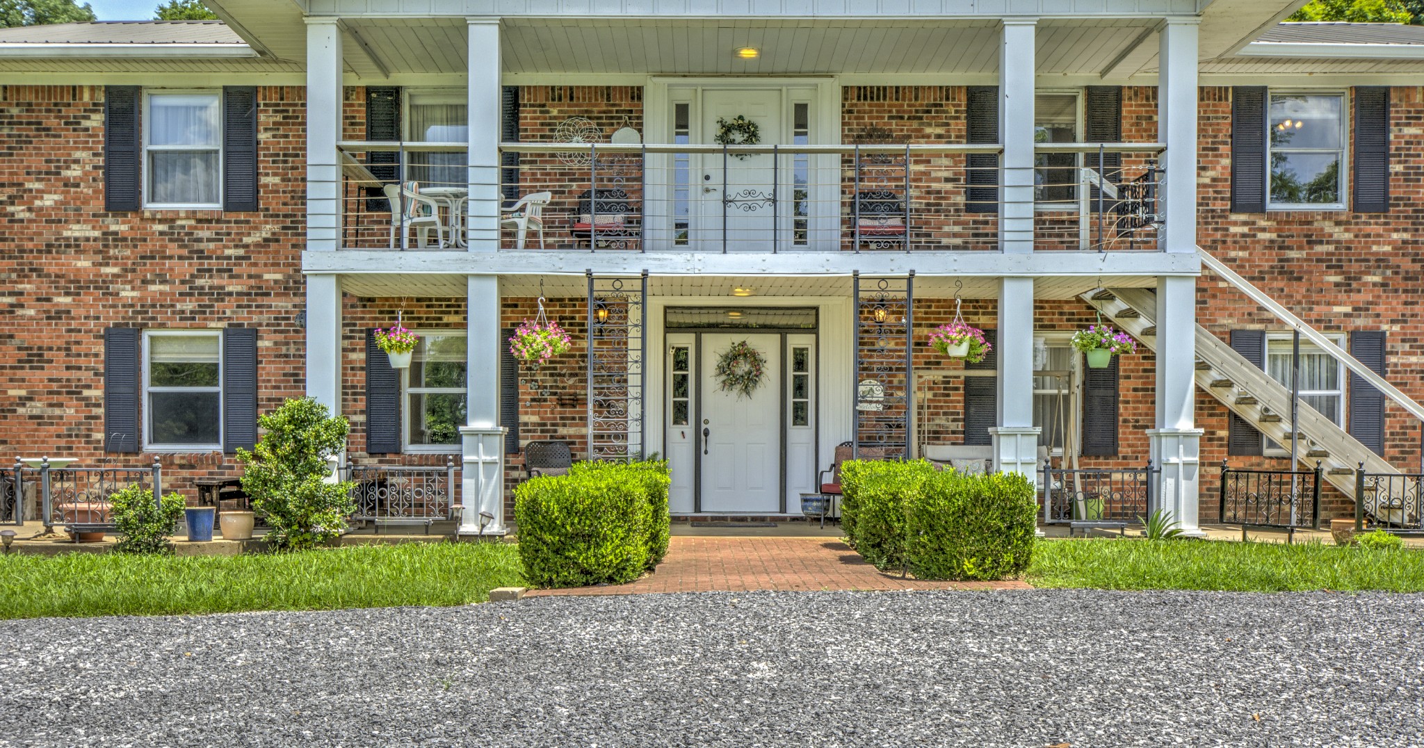 157 Lakeshore Rd