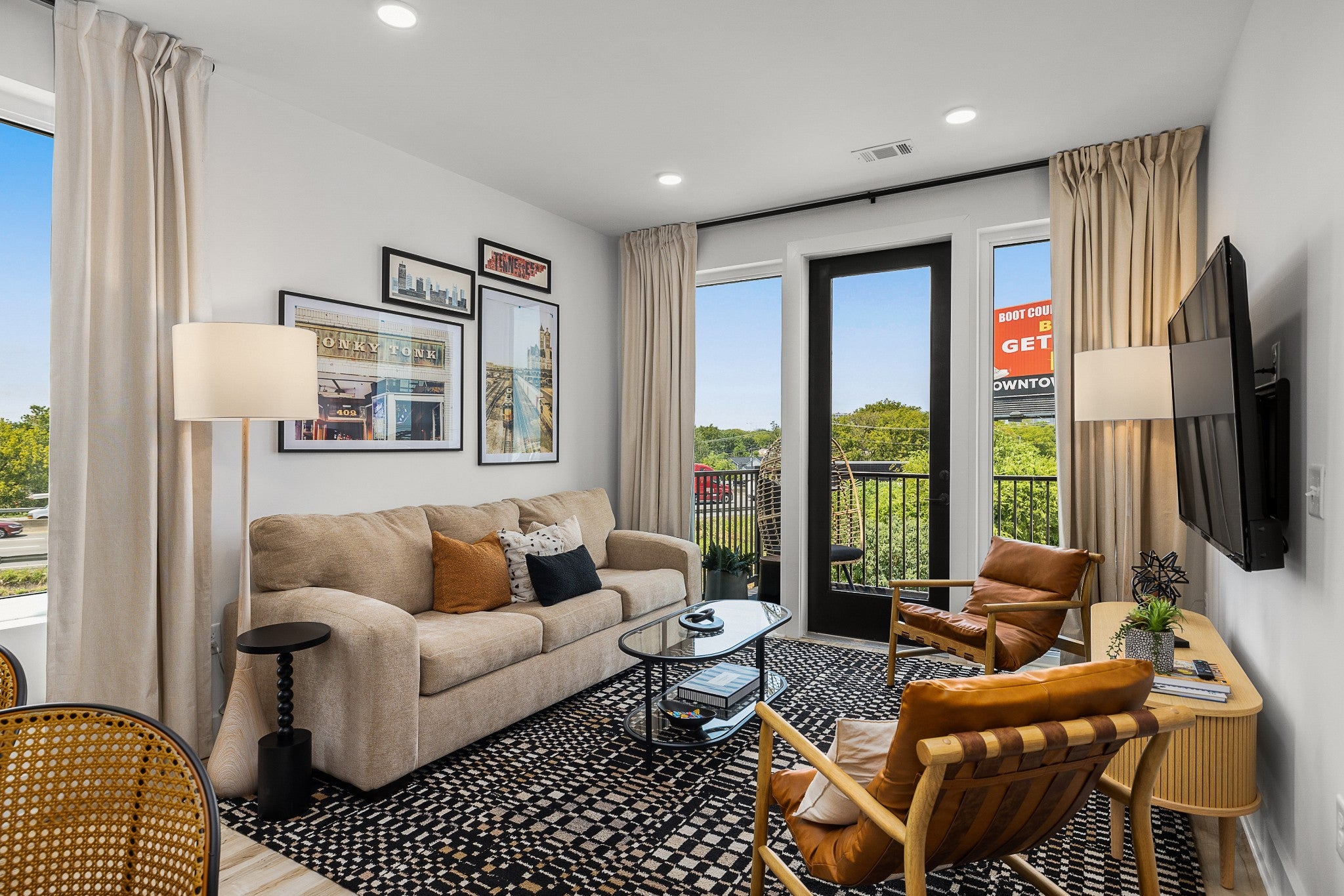 245 Hermitage Ave 401