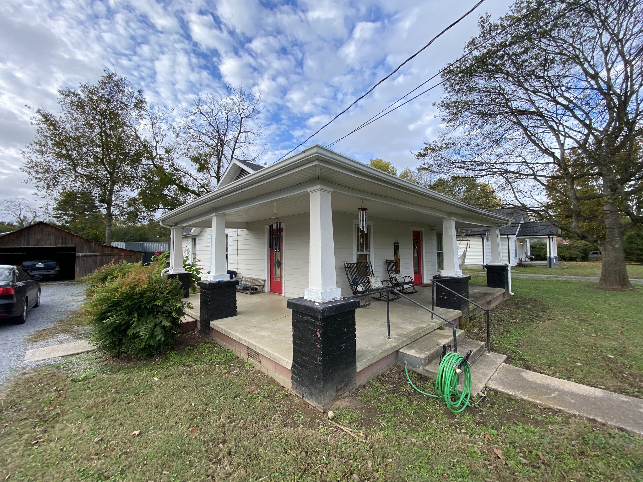 407 Riverview Dr