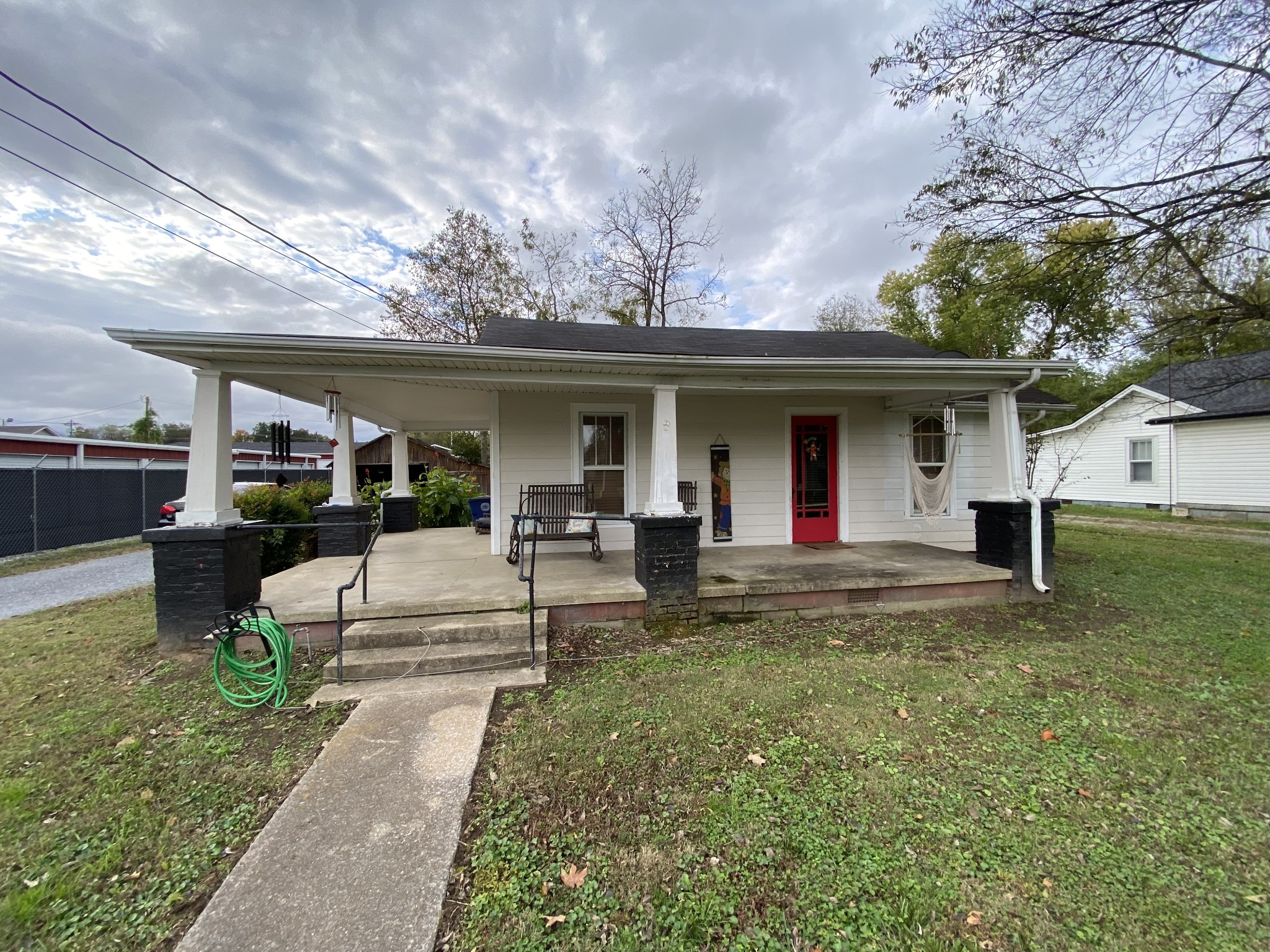 407 Riverview Dr