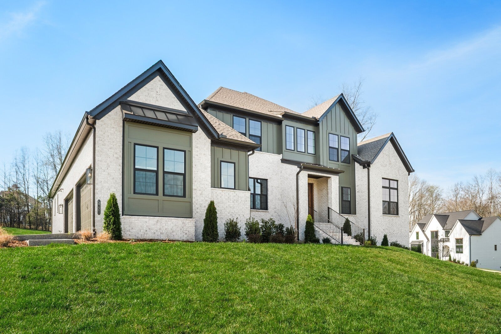6104 St Charles