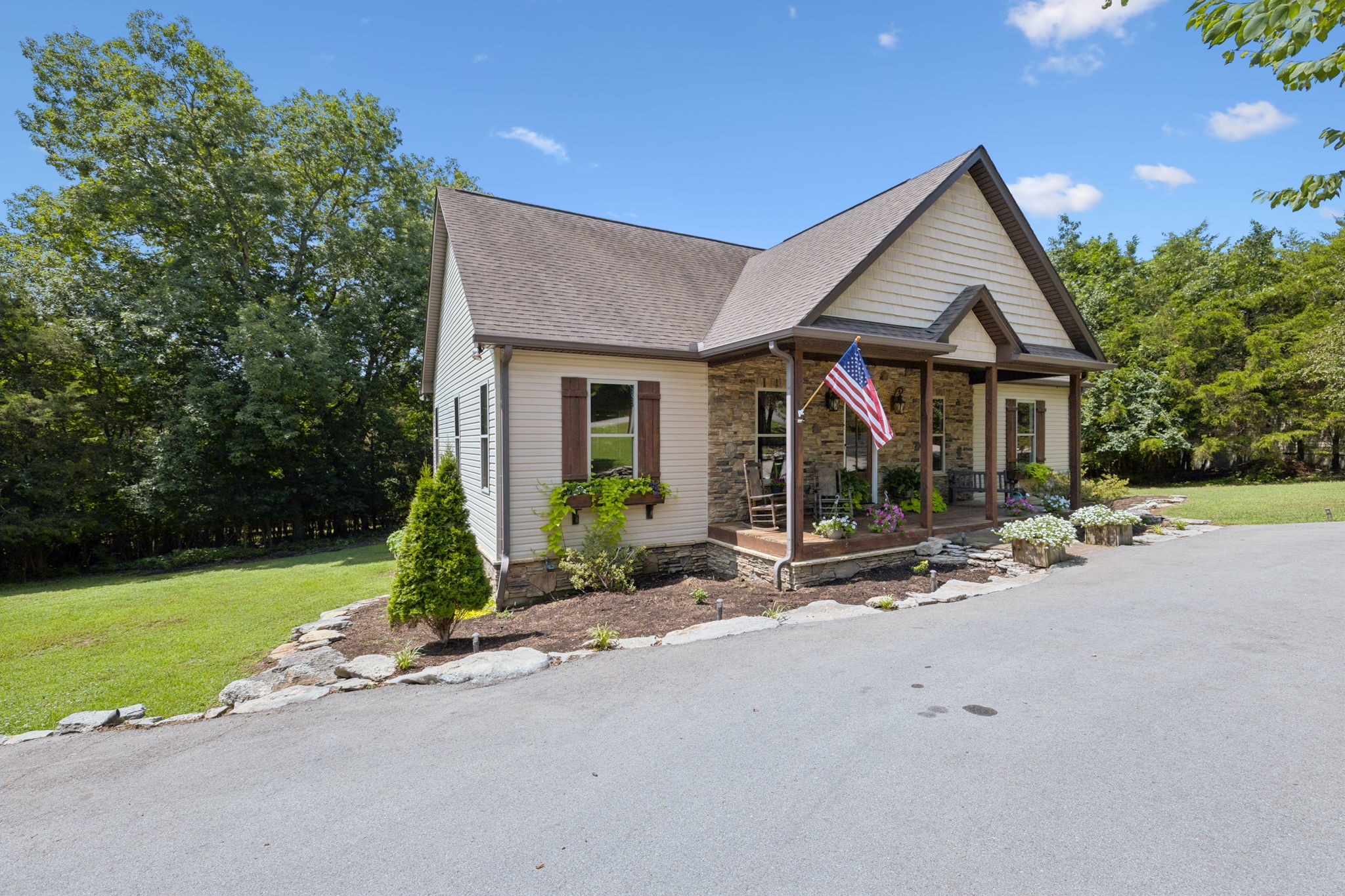 8130 Saundersville Rd
