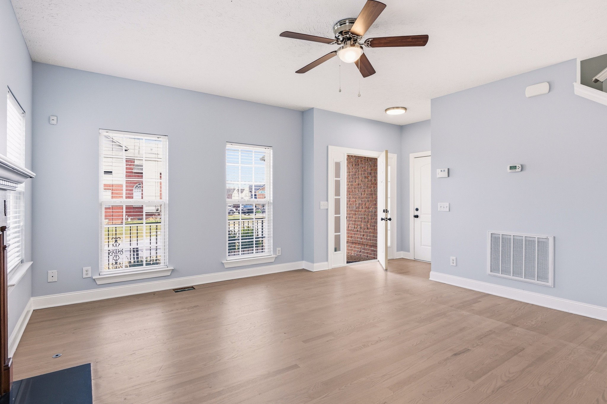 5668 Deer Valley Trl