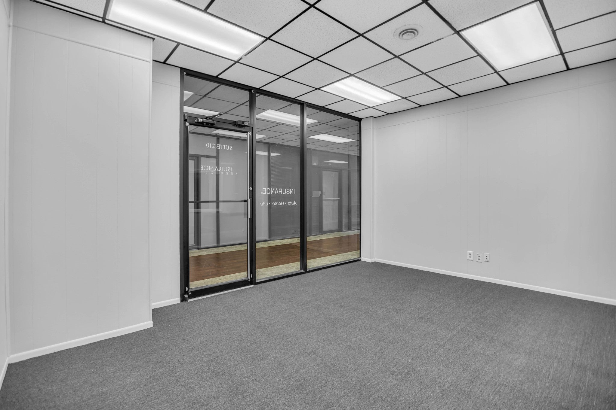 699 W Main St