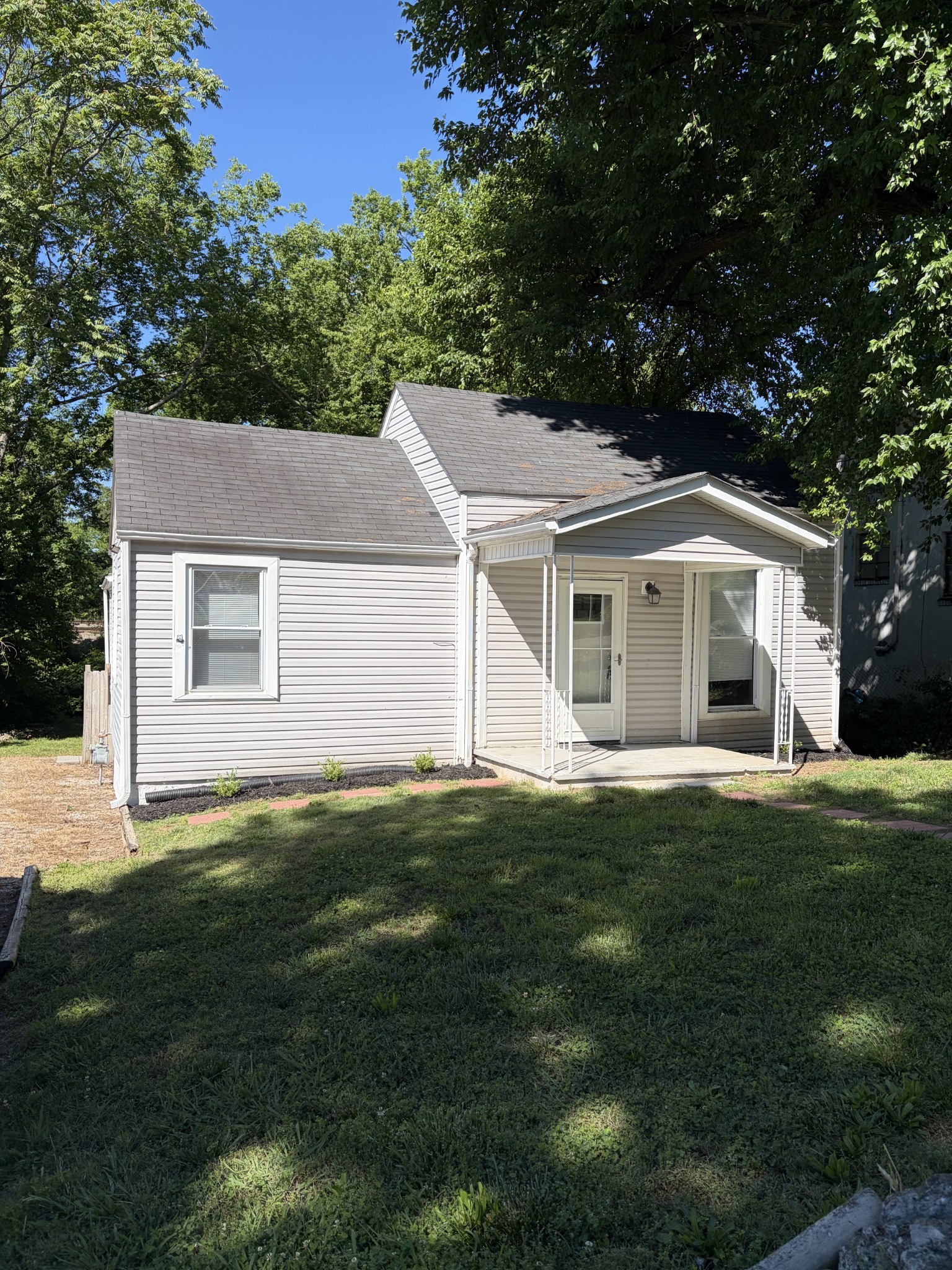 605 Transit Ave